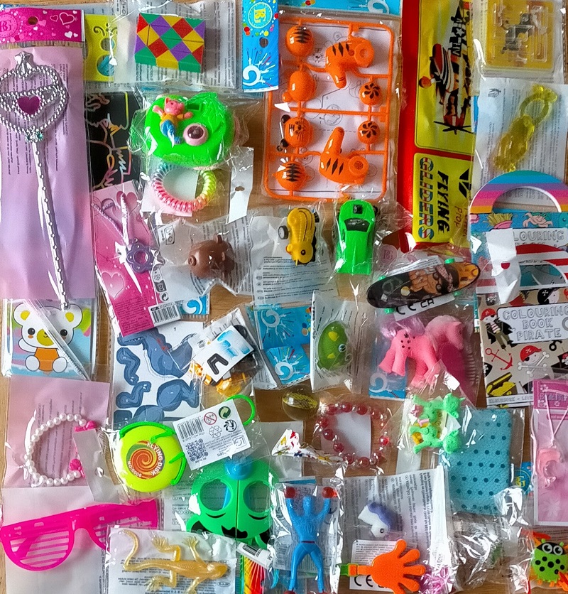 lot-40-petits-jouets-pas-chers-anniversaire-kermesse