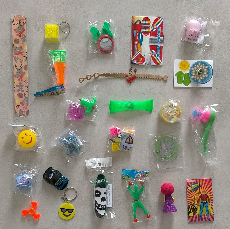 24 Petits Jouets garçons pour garnir Calendrier de l'avent