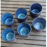 Tasse2 bleus dedans, plutôt brun rouge dehors