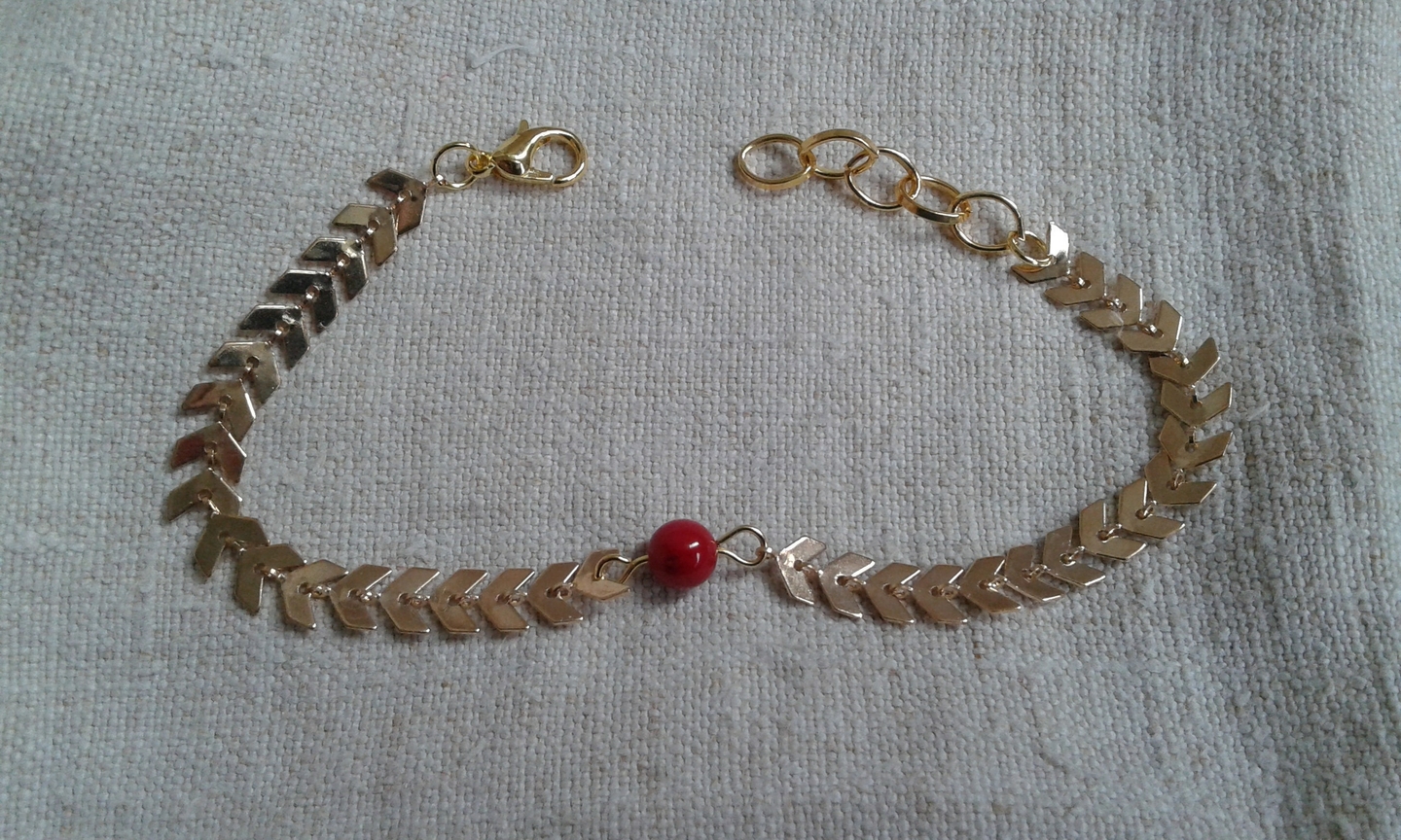 Collier Farandole en corail sur chaîne d'or - pièce unique