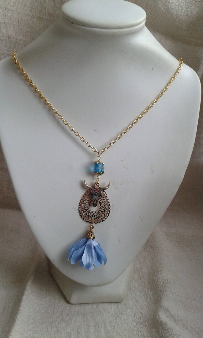 Collier Fantaisie Vintage Style Bohème – Couleur Argenté – Occasion – Bijou Sans Marque