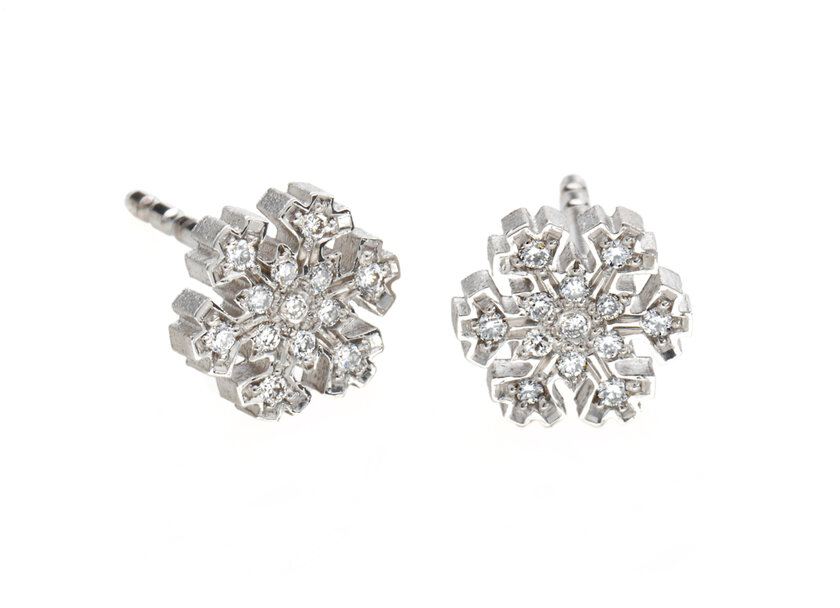 Boutons d oreilles flocon de neige blanc or blanc et diamants