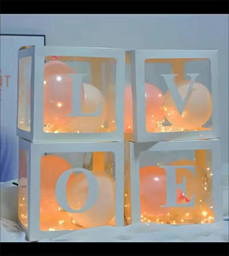 Set de 4 boîtes de ballon cube transparentes LOVE