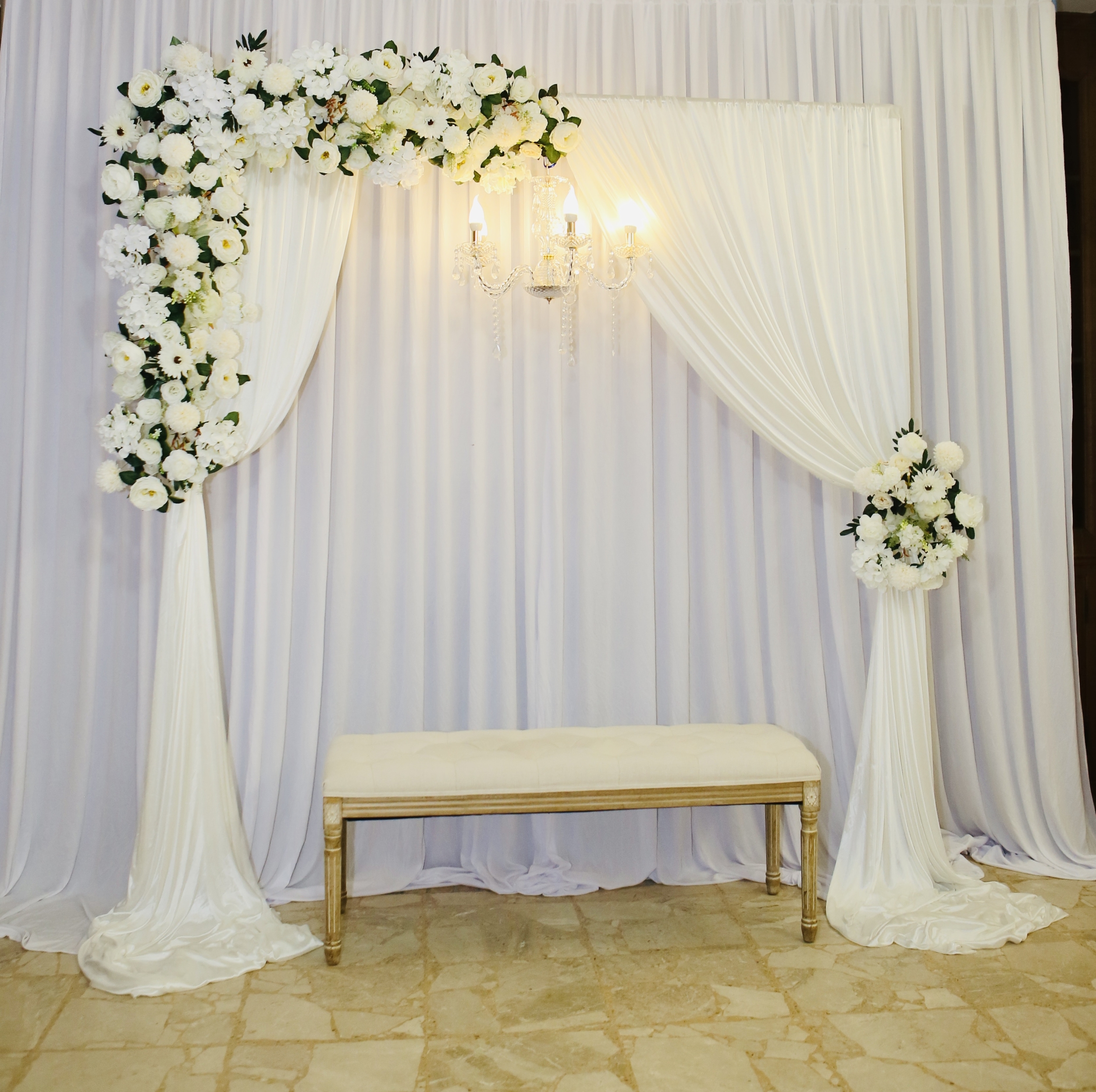 Location d'un ensemble pour décoration mariage LUNE1GYP - LOCATION/Arche /  Support à rideau - cadoshop