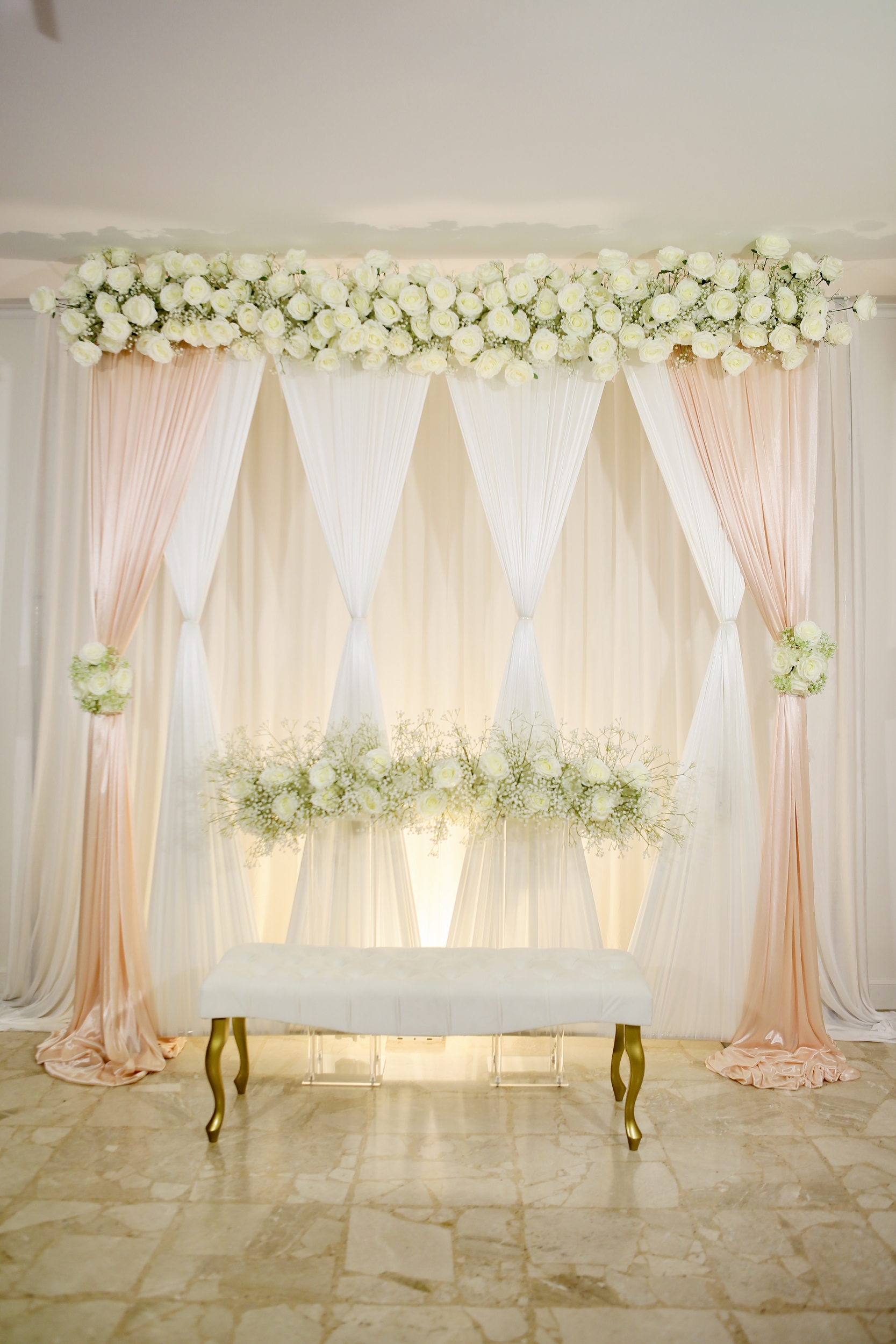 Location d\'un ensemble pour décoration mariage SP3GYP21N