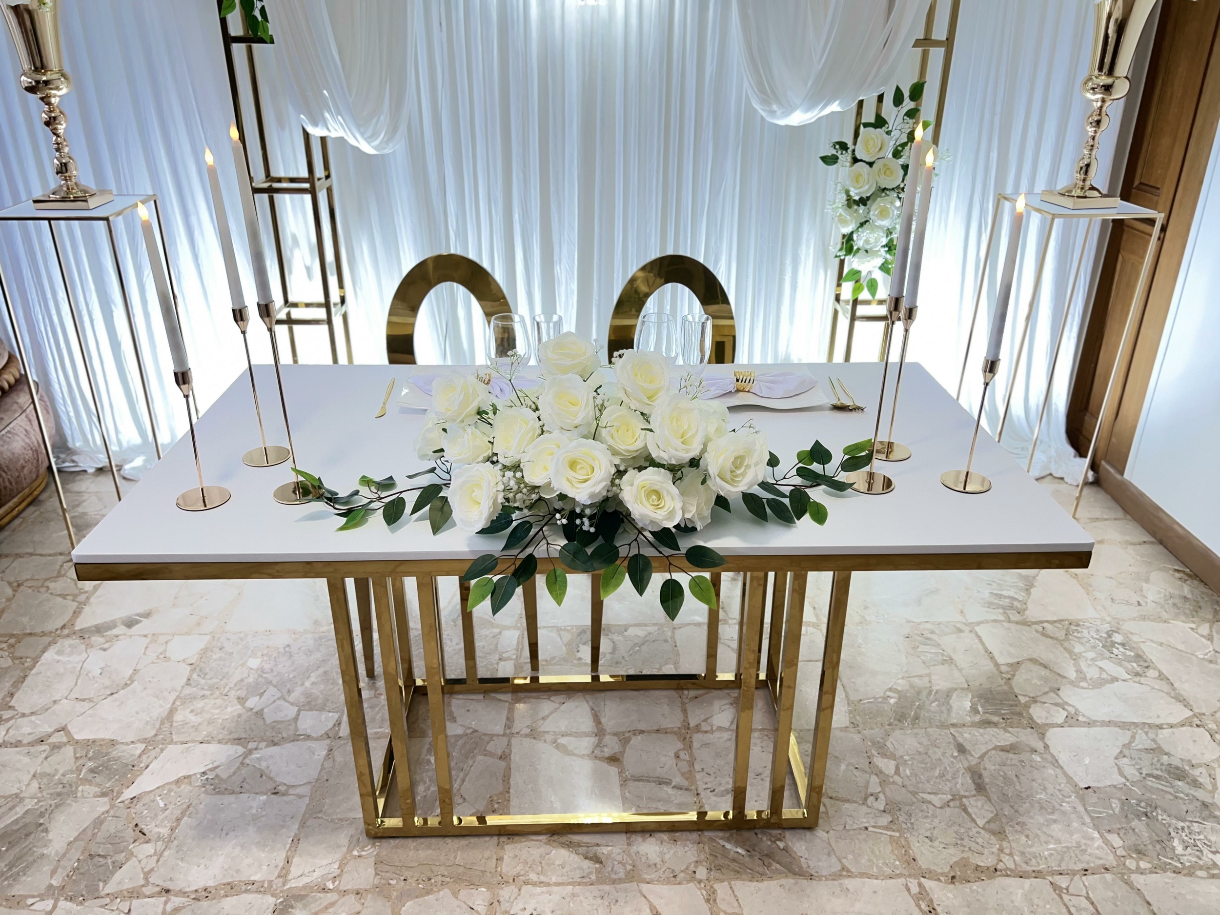 Location d\'une table d\'honneur mariage blanc or VICTORIA