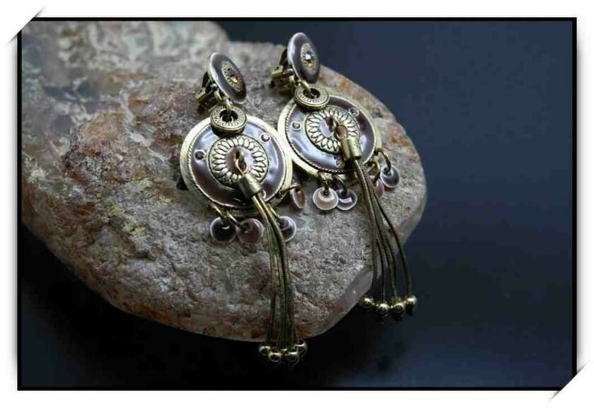 Boucles D'oreilles Pendantes En Or 18 Carats (750 Millièmes) Ornées De 2 Oxydes - Bijou Occasion