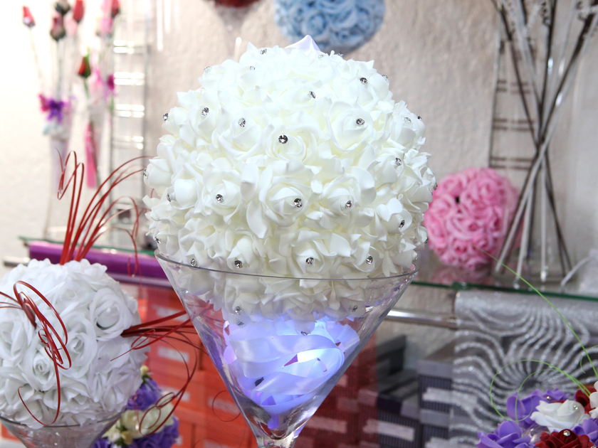 Boule de fleur artificielle avec des strass 25 cm diamètre BL25