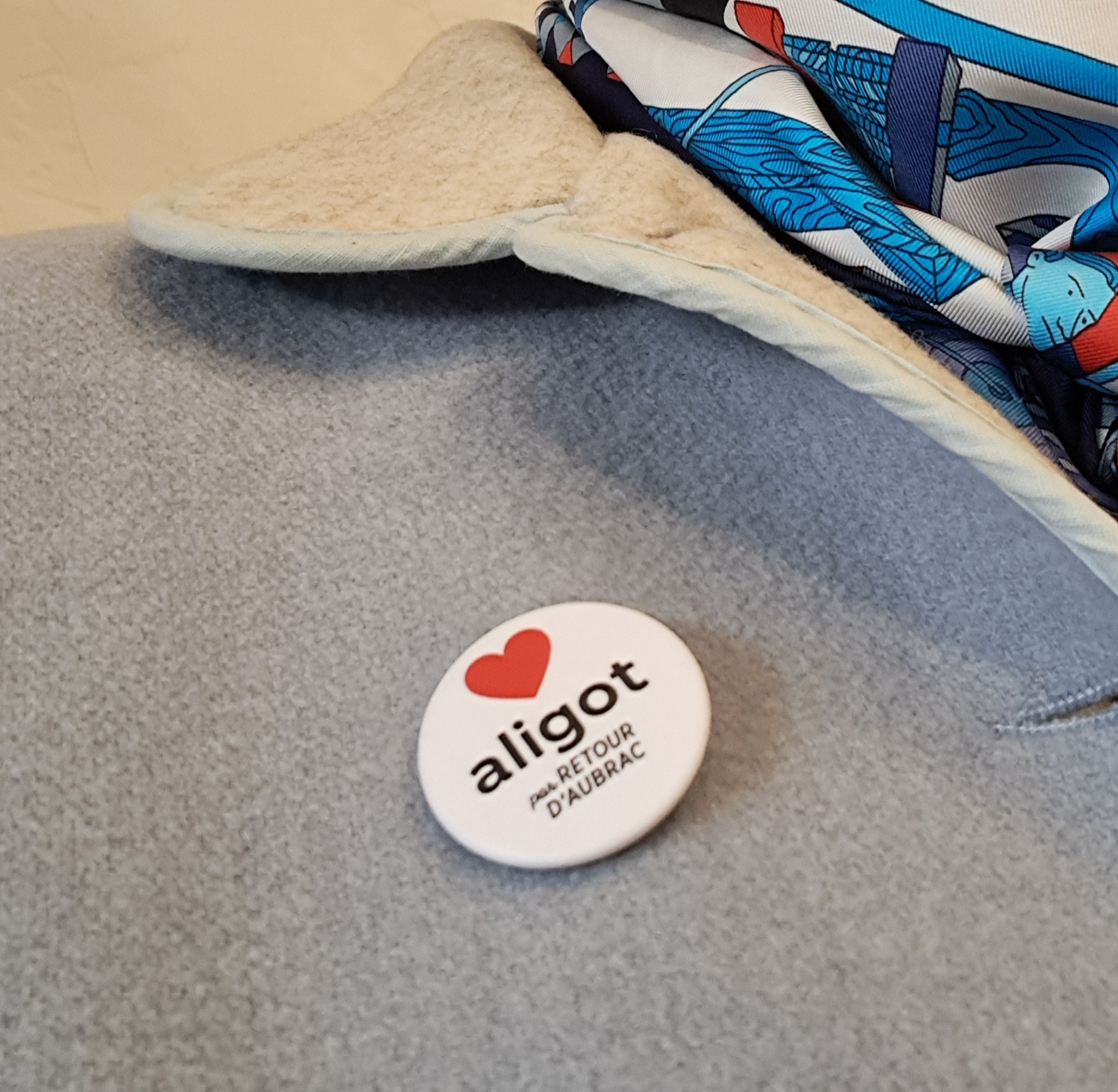 Pins aligot-badge aligot-aveyron-cadeau français-retour daubrac-3