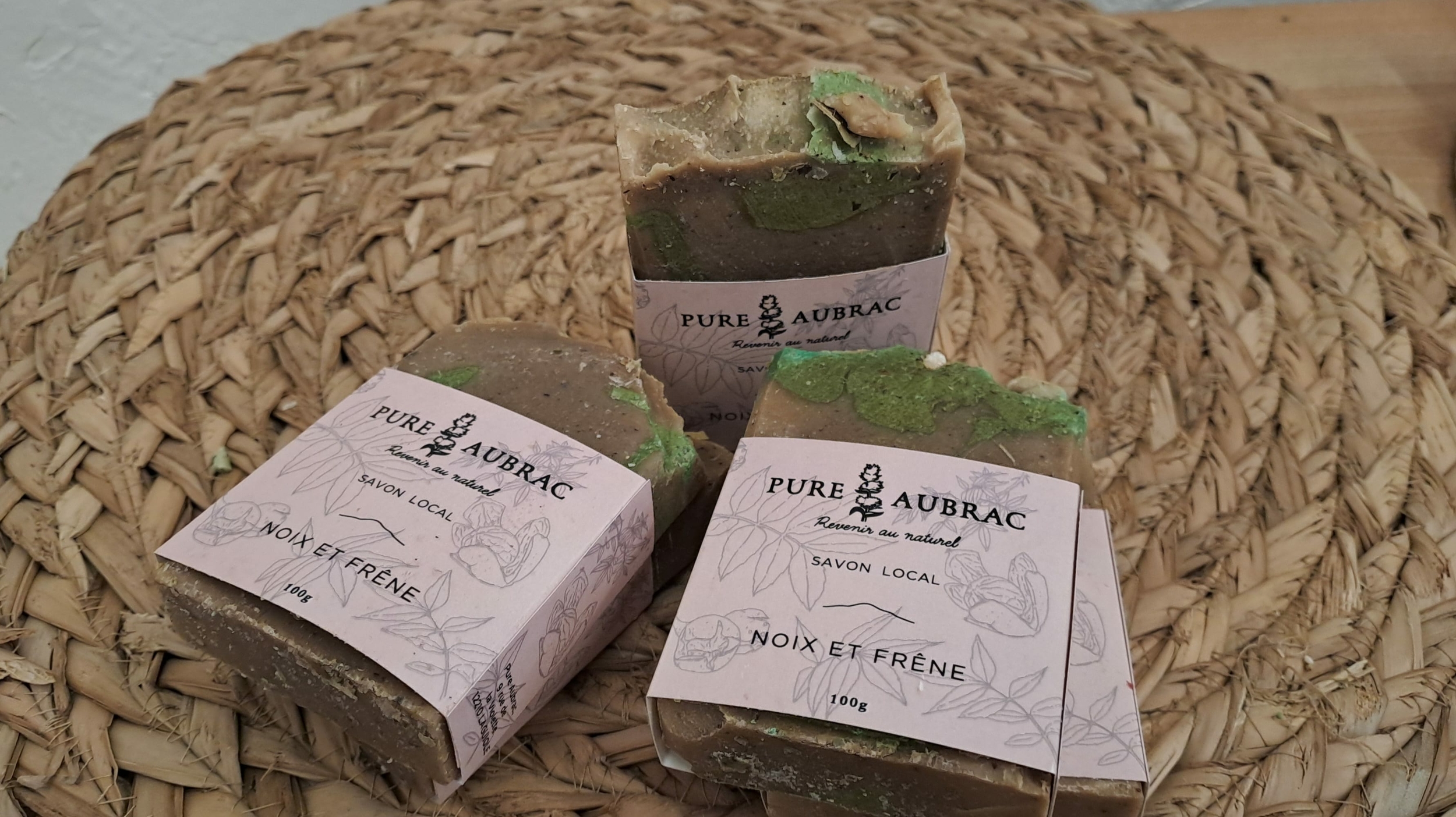 Savons artisanaux et locaux -PURE AUBRAC-retour daubrac-aveyron-cadeaux français-1-