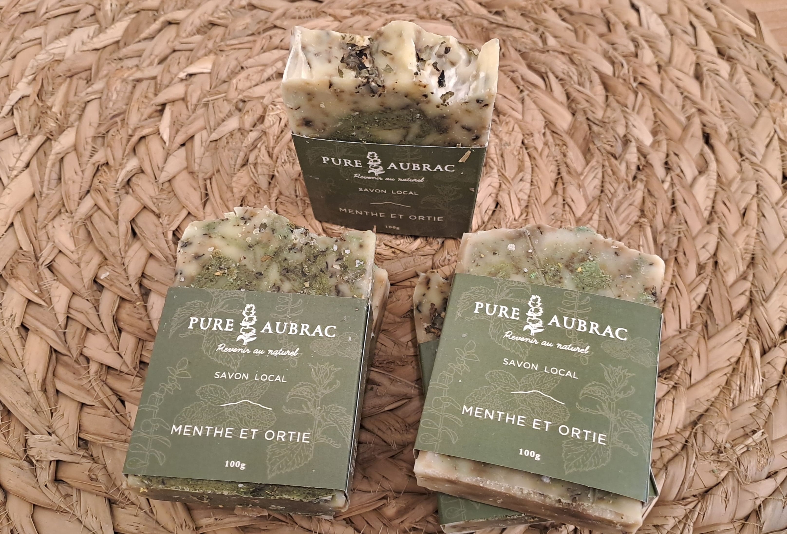 Savons artisanaux et locaux -PURE AUBRAC-retour daubrac-aveyron-cadeaux français-4