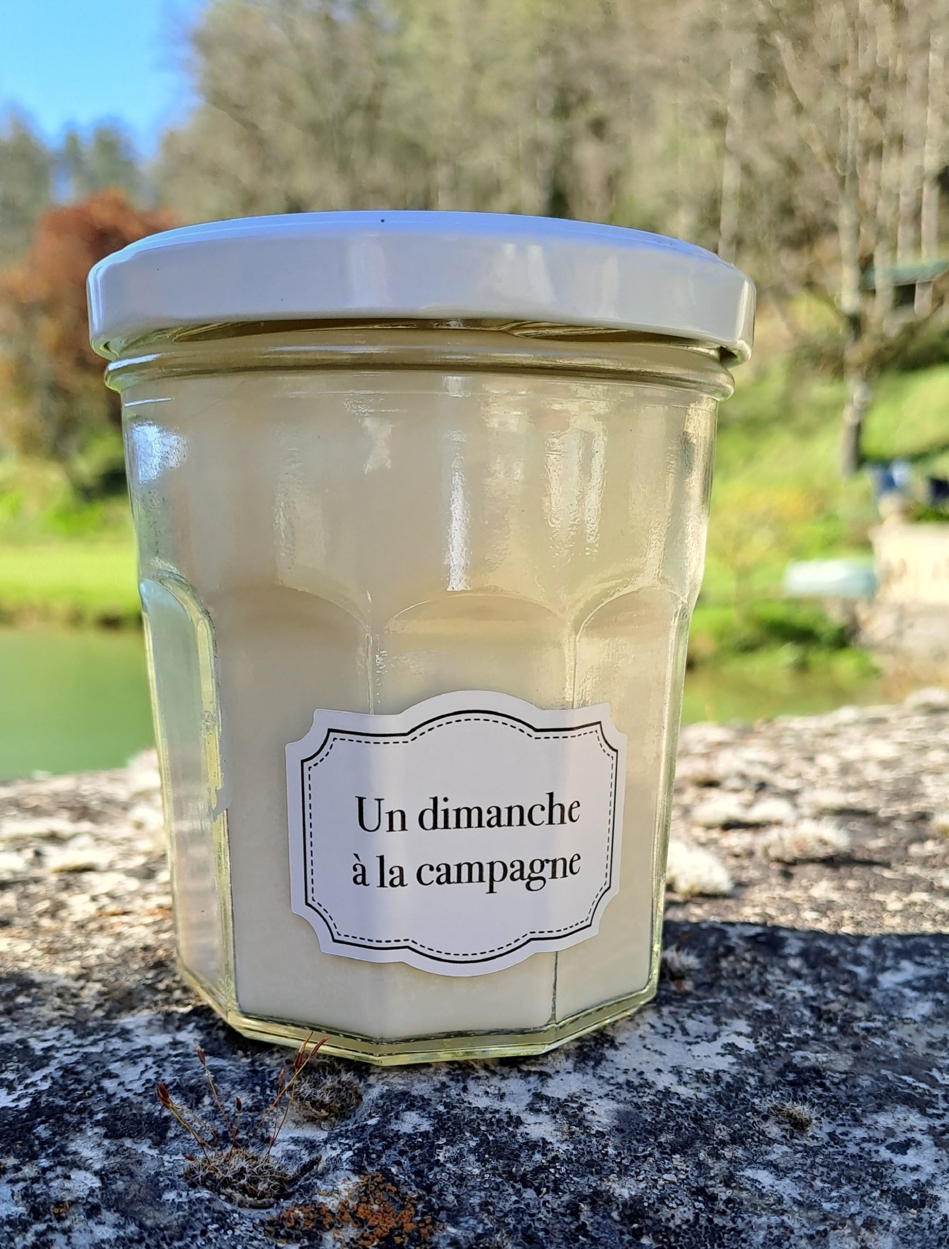 bougie artisanale-un dimanche à la campagne-parfum thé daubrac-cadeaux francais artisanaux-retour daubrac-aveyron-