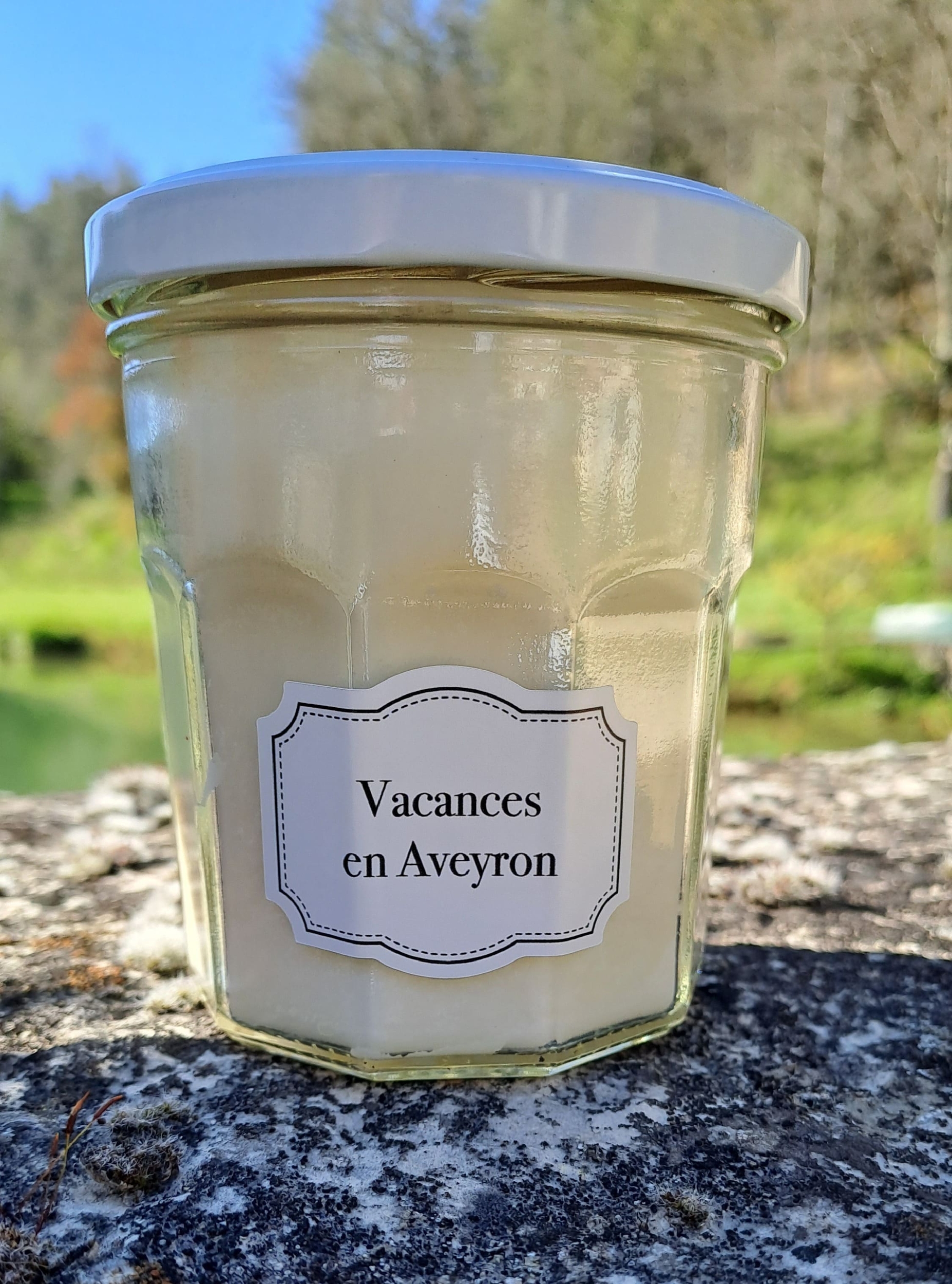 bougie artisanale-vacances en aveyron-parfum thé daubrac-cadeaux francais artisanaux-retour daubrac-aveyron-