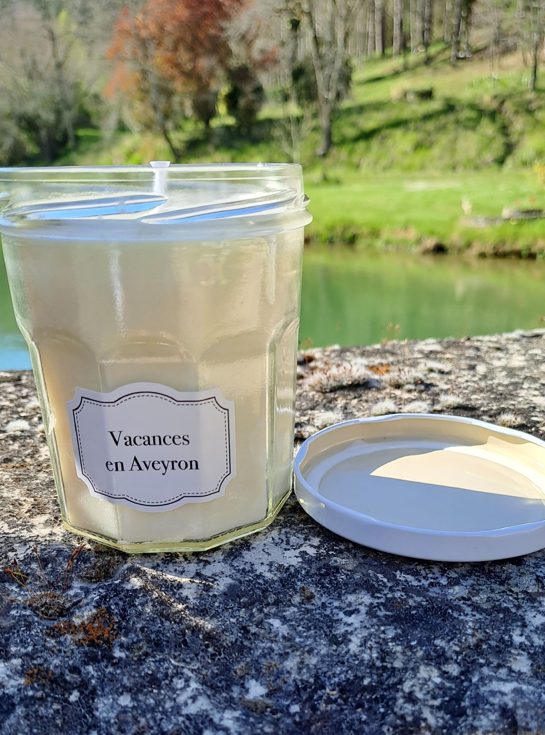 bougie artisanale-vacances en aveyron-parfum thé daubrac-cadeaux francais artisanaux-retour daubrac-aveyron-2