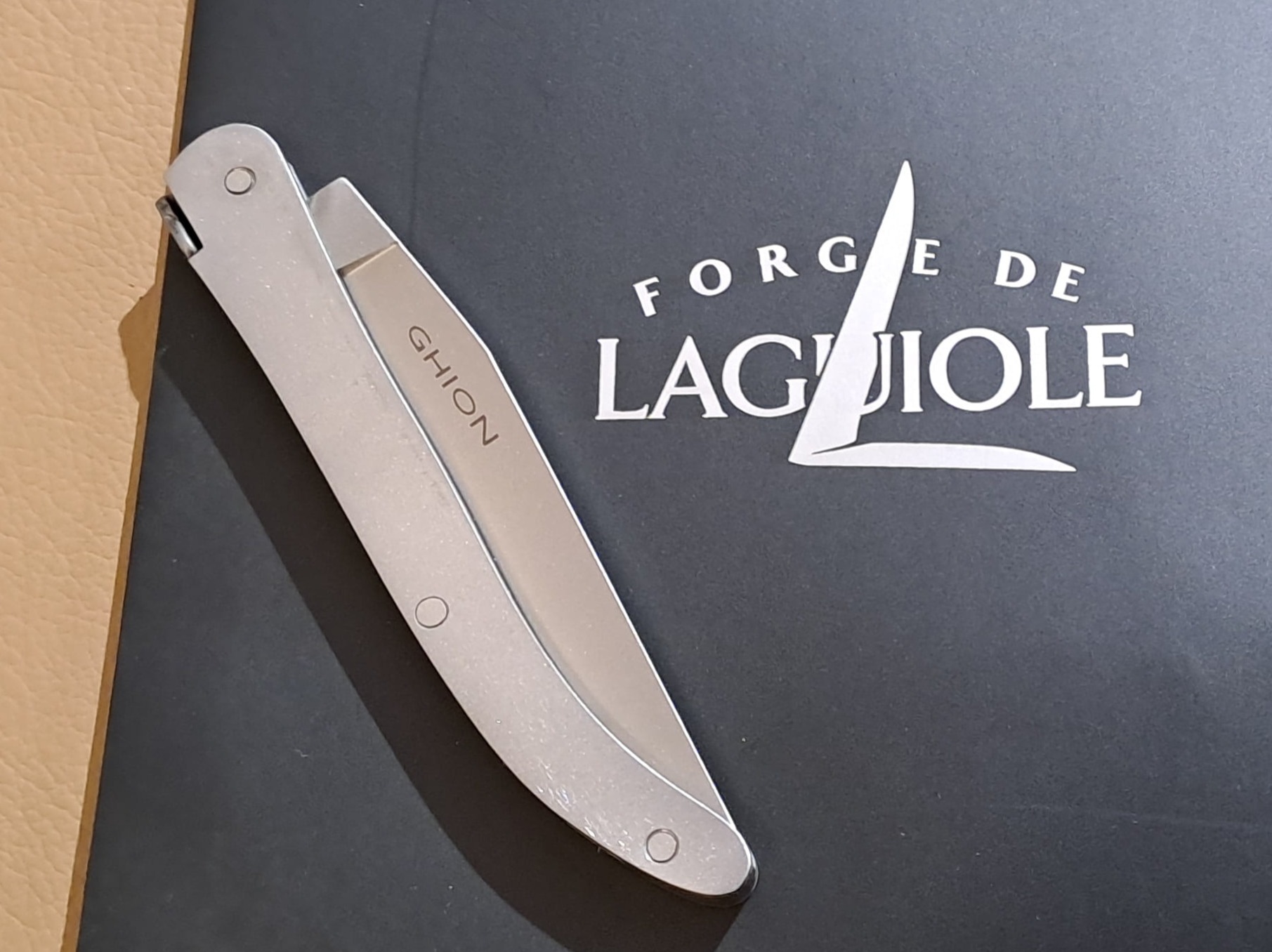 couteau pliant laguiole - couteau Ghion - couteau forge de laguiole - retour daubrac - aveyron - cadeau français - cadeau original - 1