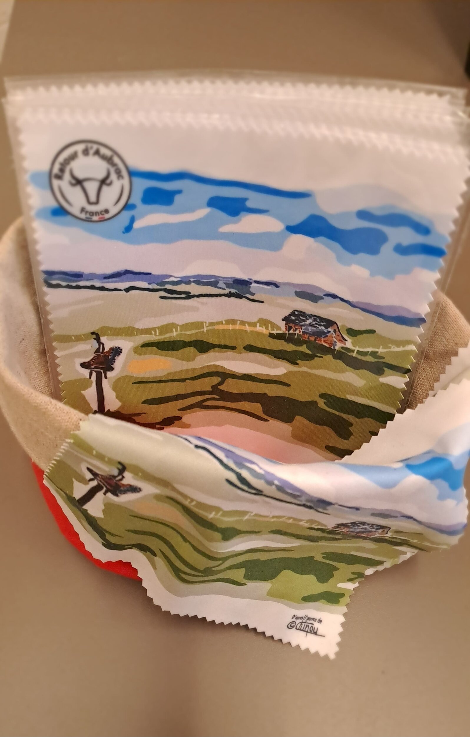 essui lunettes microfibres - made in france - cadeau français cadeau original - retour daubrac - aveyron - 1