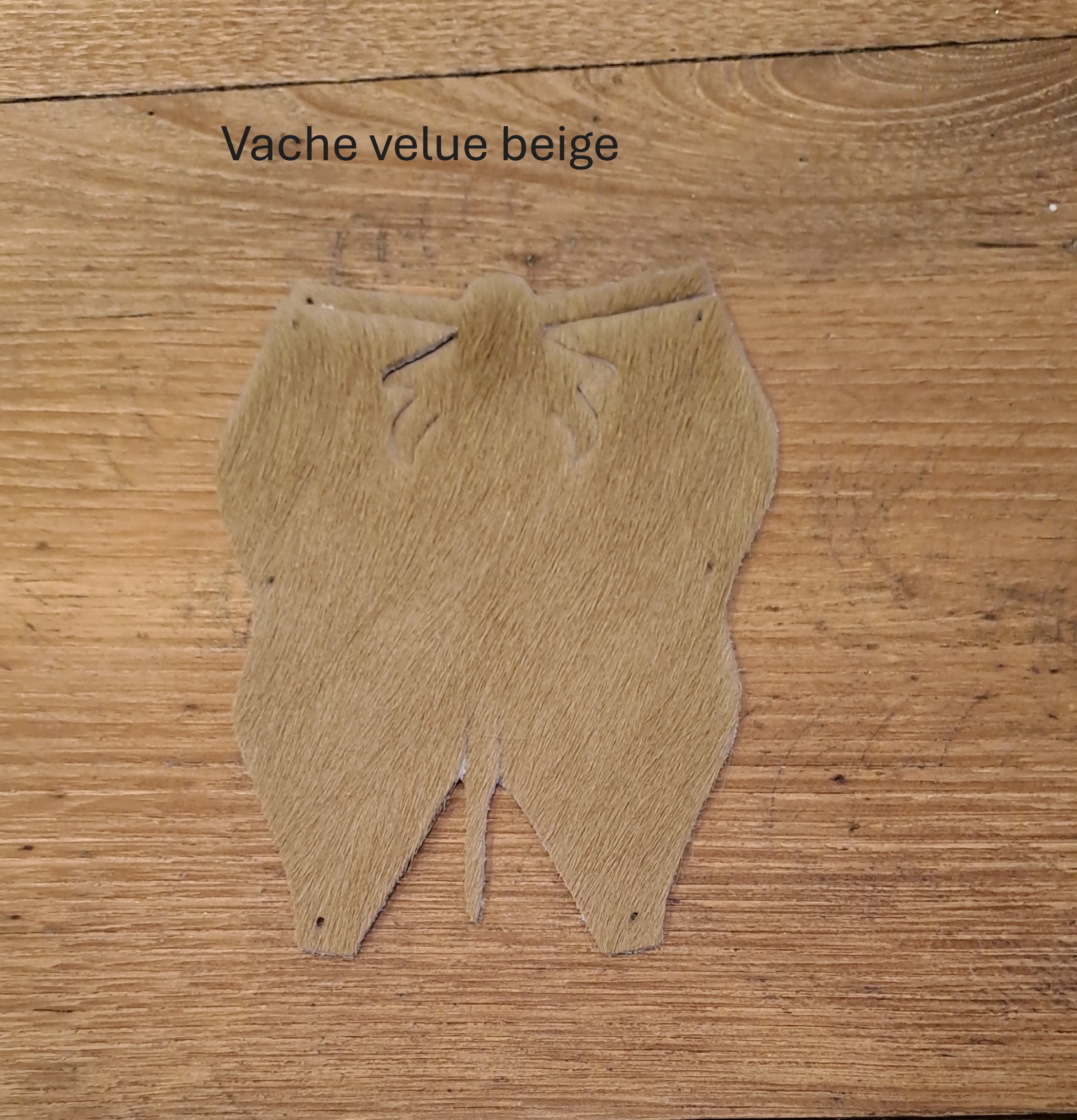 vache aubrac velue beige - cadeau original - cadeau fabriqué en France - RETOUR DAUBRAC - aveyron
