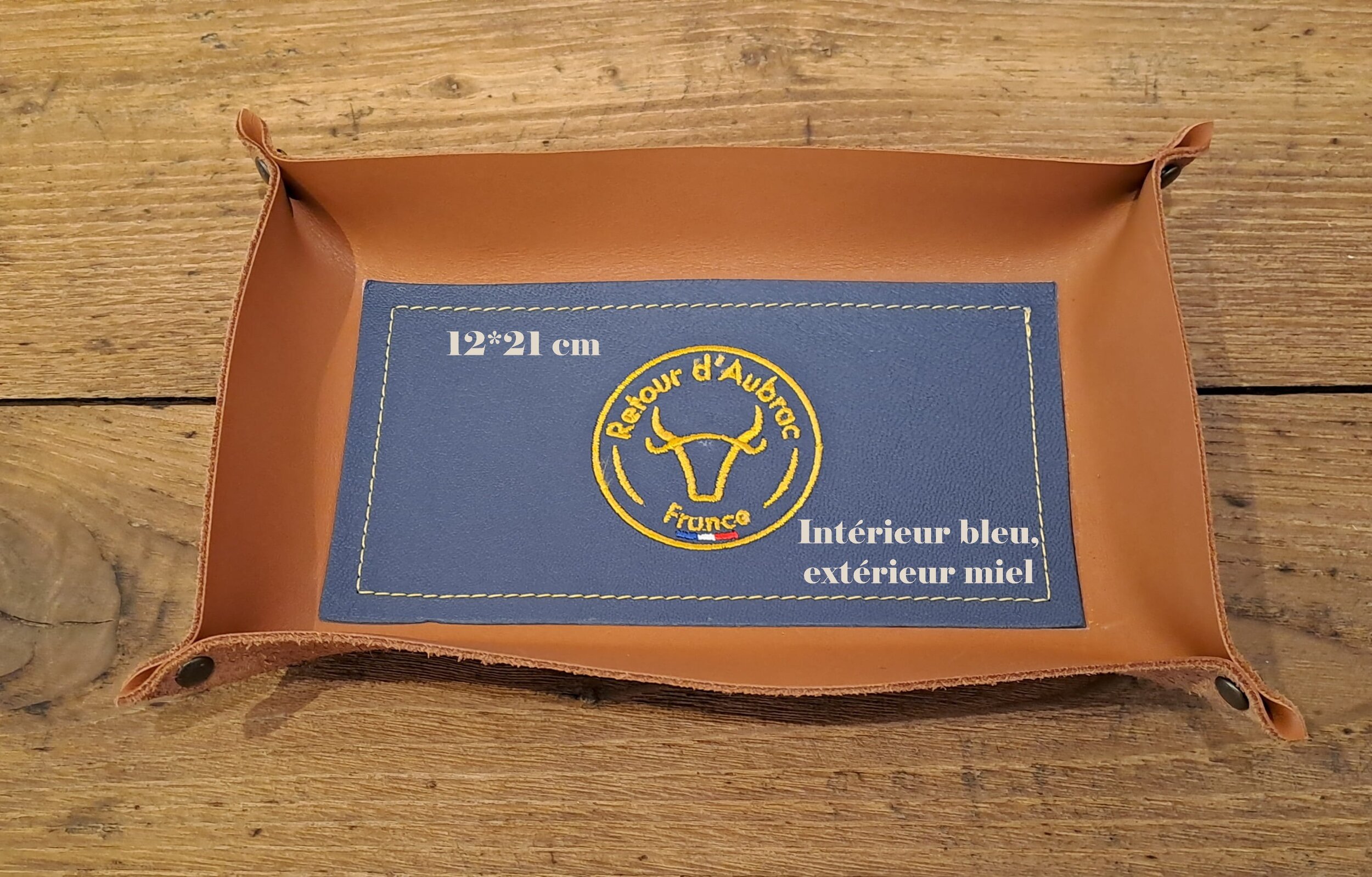 vide poche cuir bleu-miel-long- retour daubrac - aveyron - cadeau aveyron - cadeau français - cadeau original