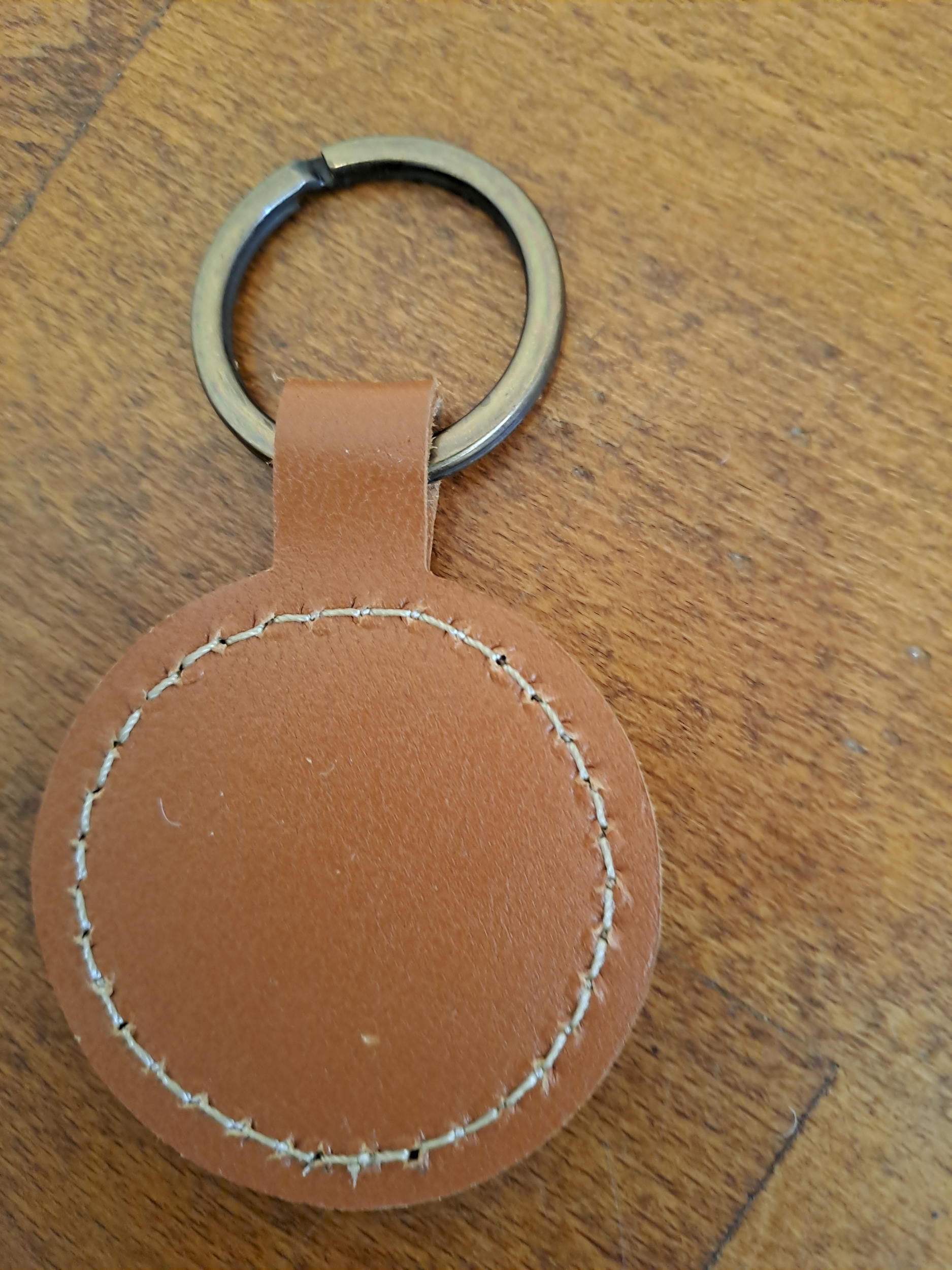 porte clef-cuir-tannage végétal-cognac-français-retour daubrac- (2)