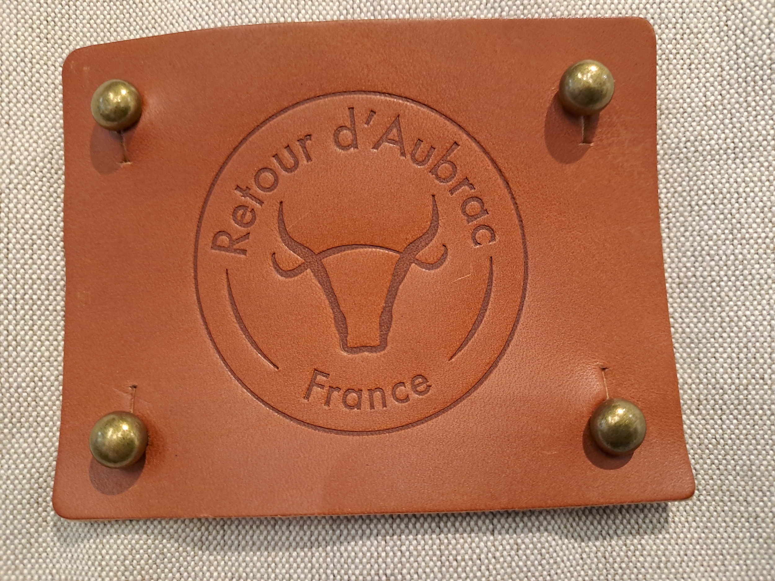 étiquette cuir du sac cabas naturel RETOUR DAUBRAC-Aveyron-fabriqué en France