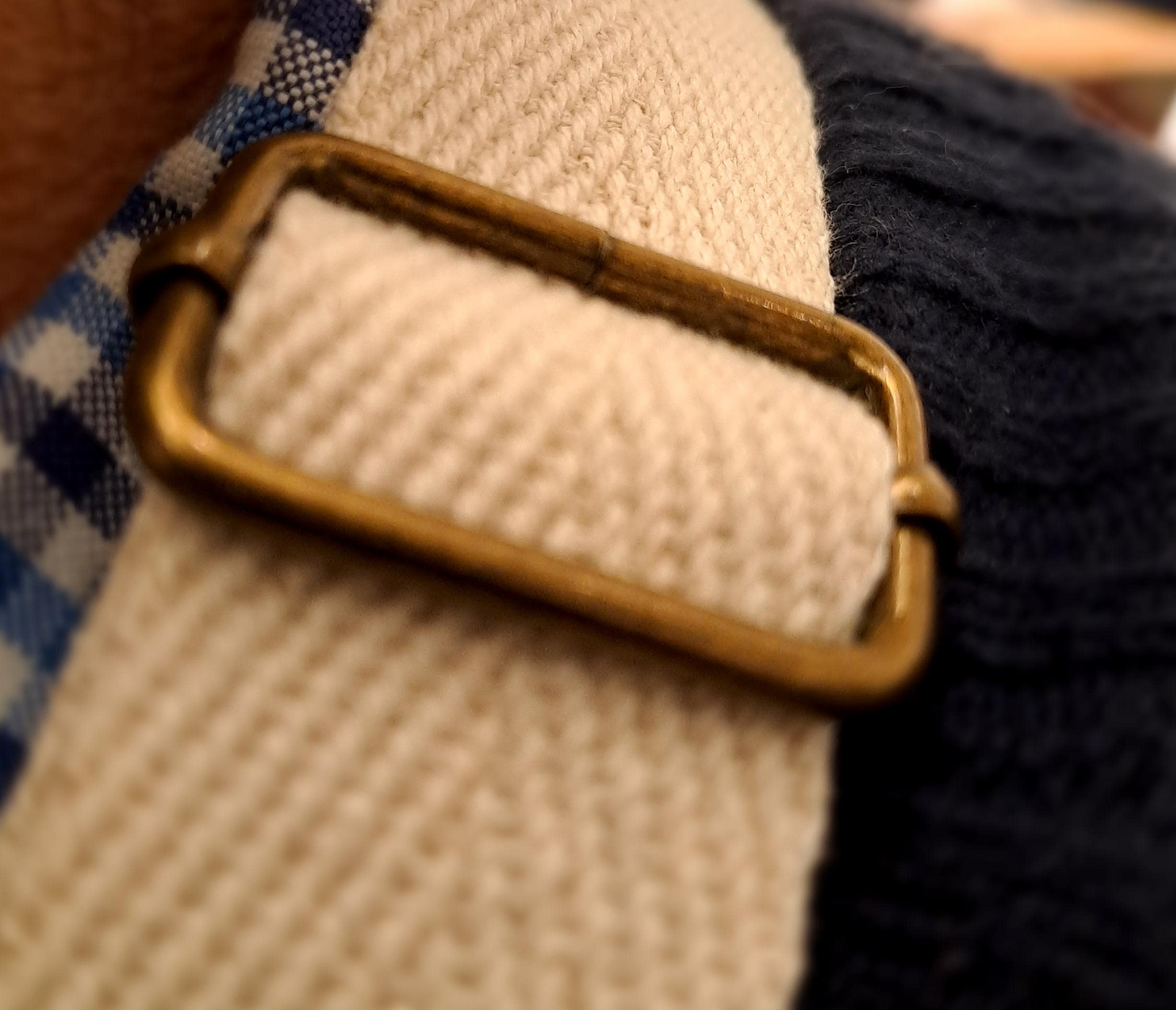 tablier buron-boucle de serrage-retour dAubrac-Aveyron-cadeaux français-min