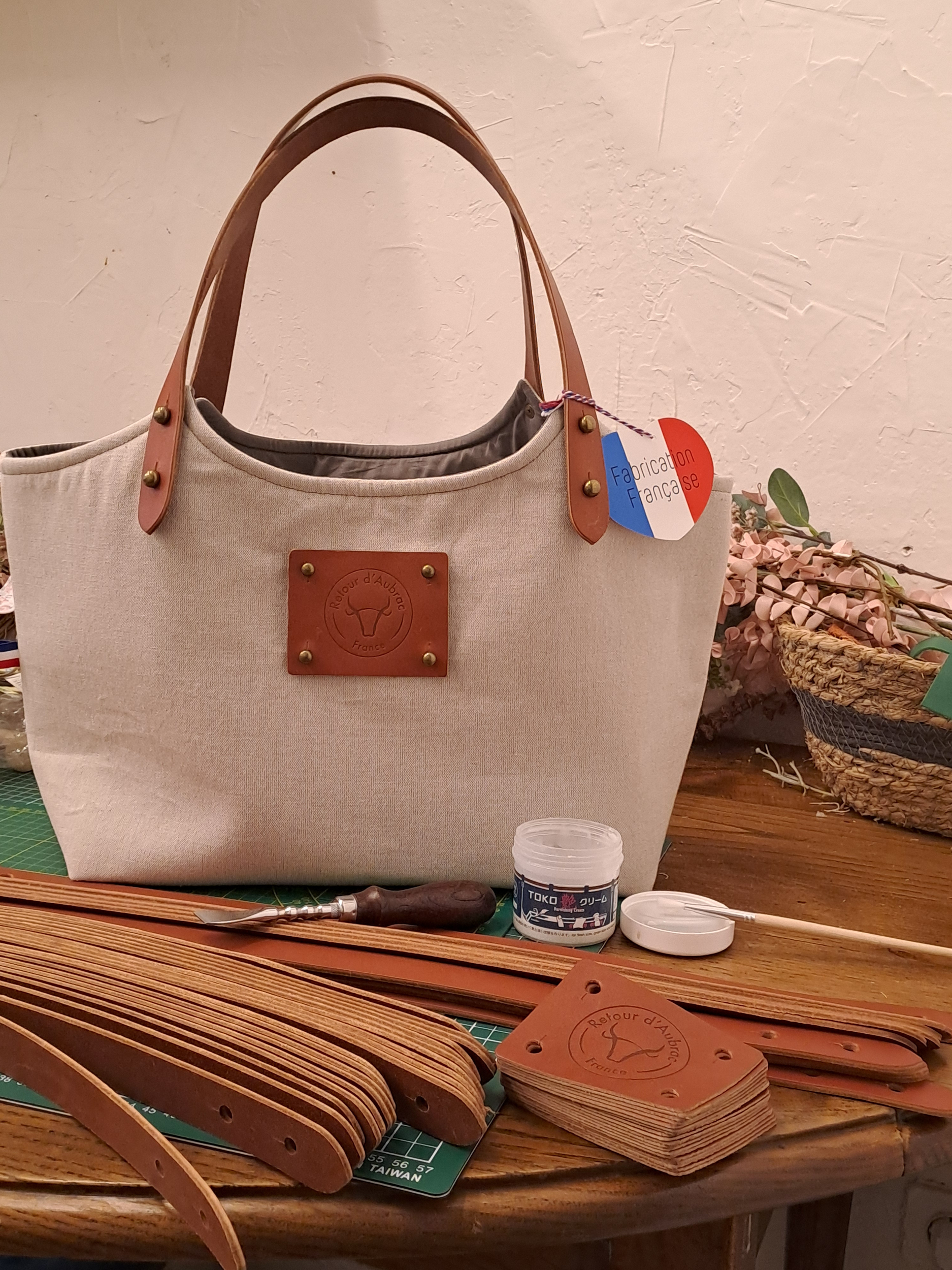 Travail des hanses cuir-Retour dAubrac