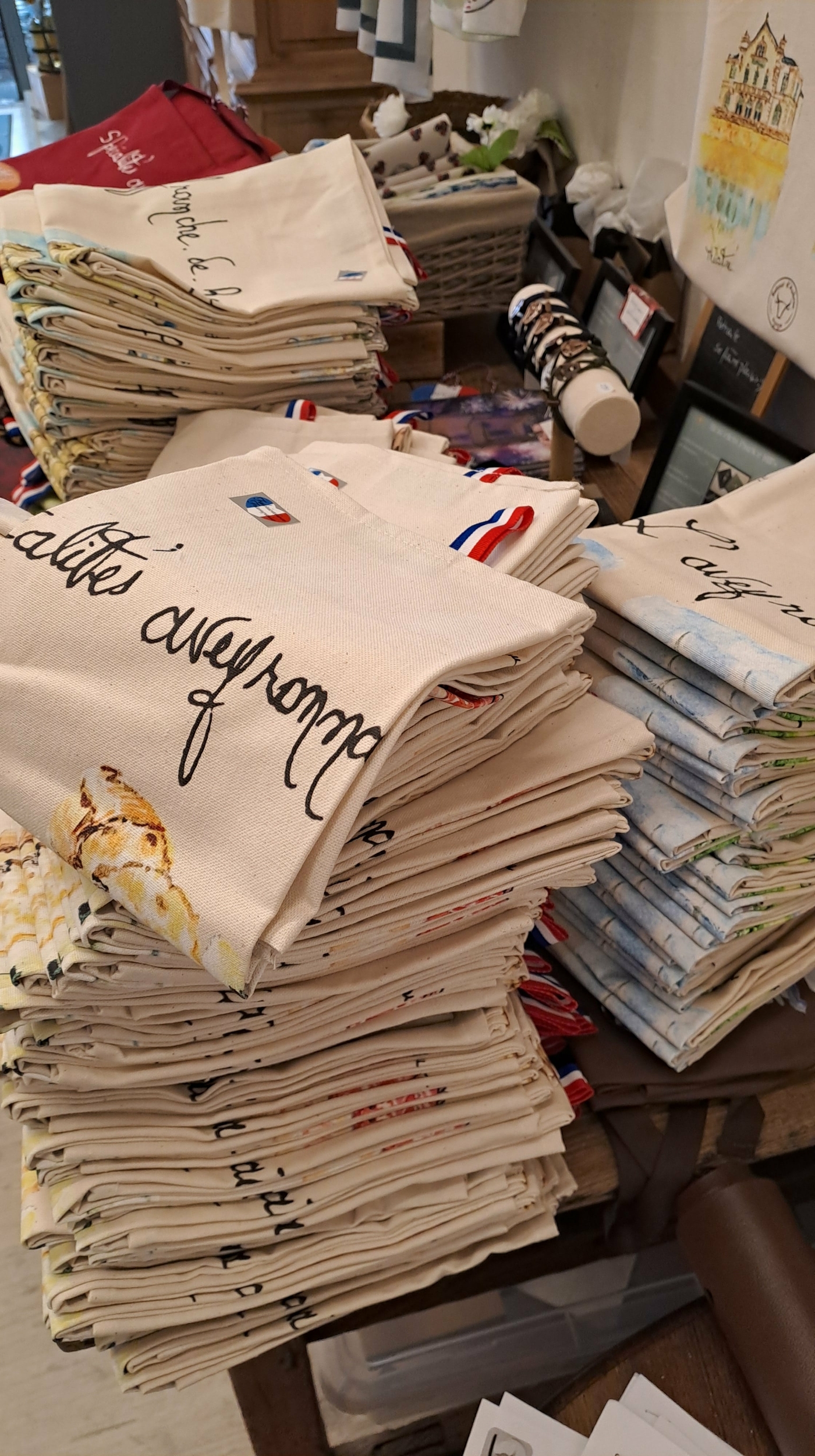 torchon Villefranche de Rouergue-torchon spécialités aveyronnaises-torchon Aveyron-torchon français-Retour dAubrac-cadeau français-