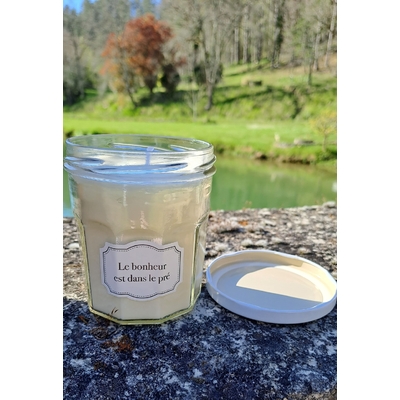 bougie artisanale-le bonheur est dans le pré-parfum thé d'aubrac-cadeaux francais artisanaux-retour d'aubrac-aveyron-2