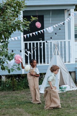enfants qui jouent, retour d'aubrac, aveyron, cadeaux français, cadeaux made in france