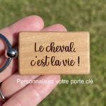 Porte clé personnalisé gravé cheval en bois