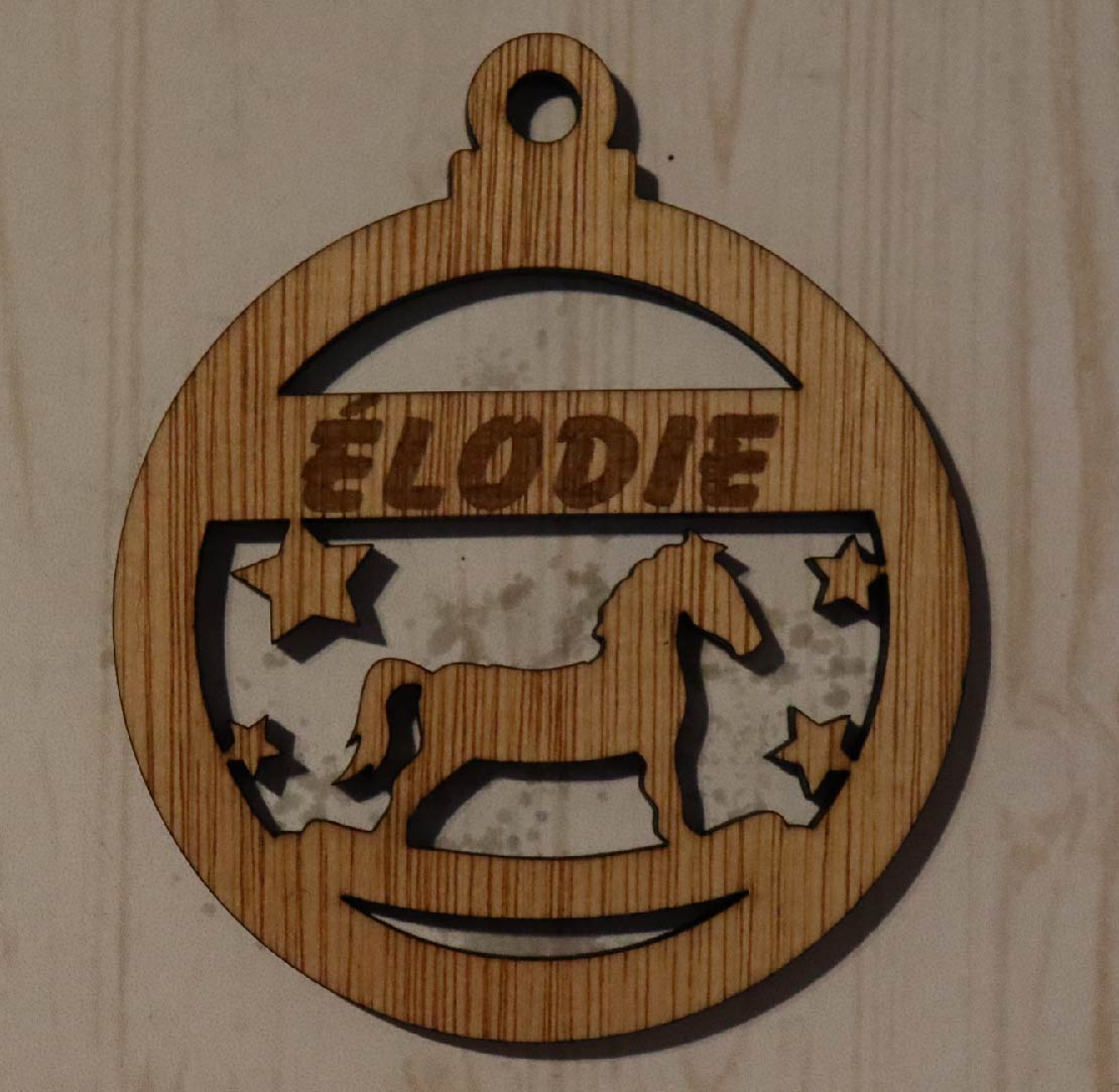 Boule de Noël personnalisable en bois modèle NE-002