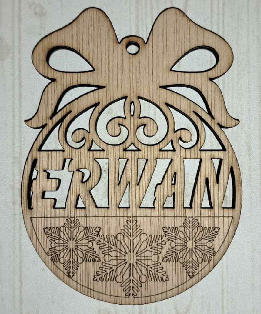 Boule de Noël personnalisable en bois modèle NA-013