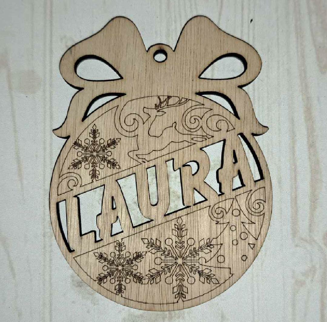 Boule de Noël personnalisable en bois modèle NA-014