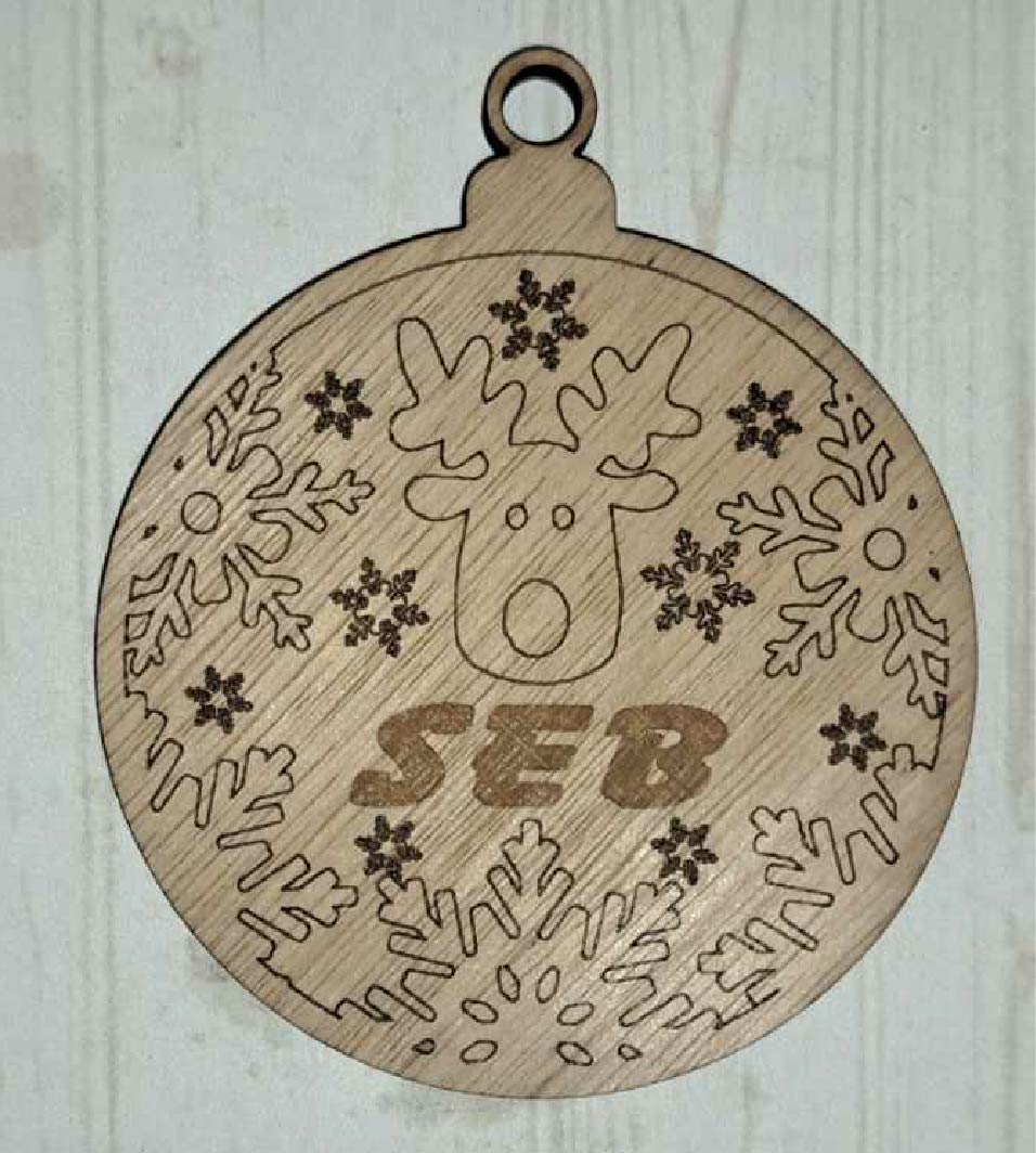Boule de Noël personnalisable en bois modèle NA-017