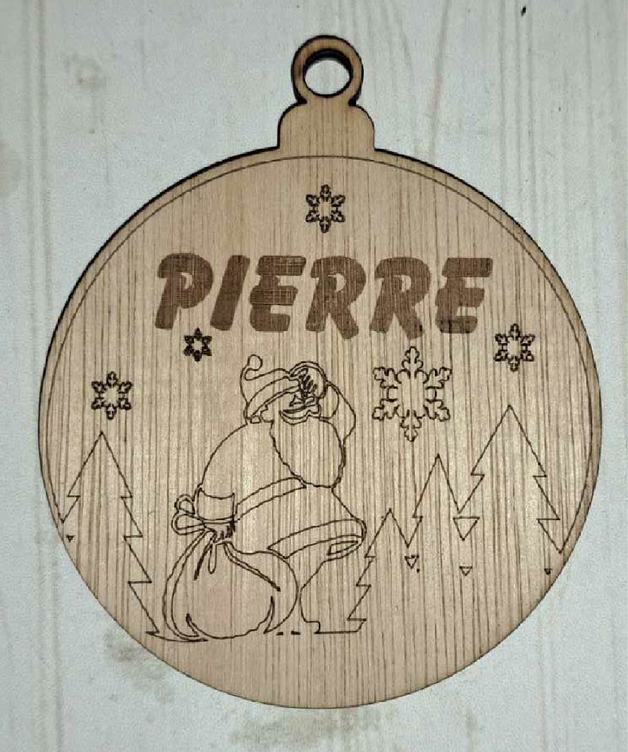 Boule de Noël personnalisable en bois modèle NA-018