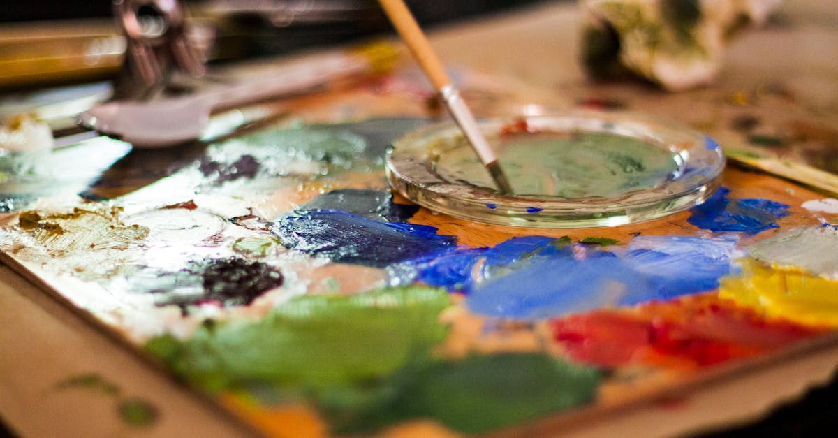 pinceau sur palette