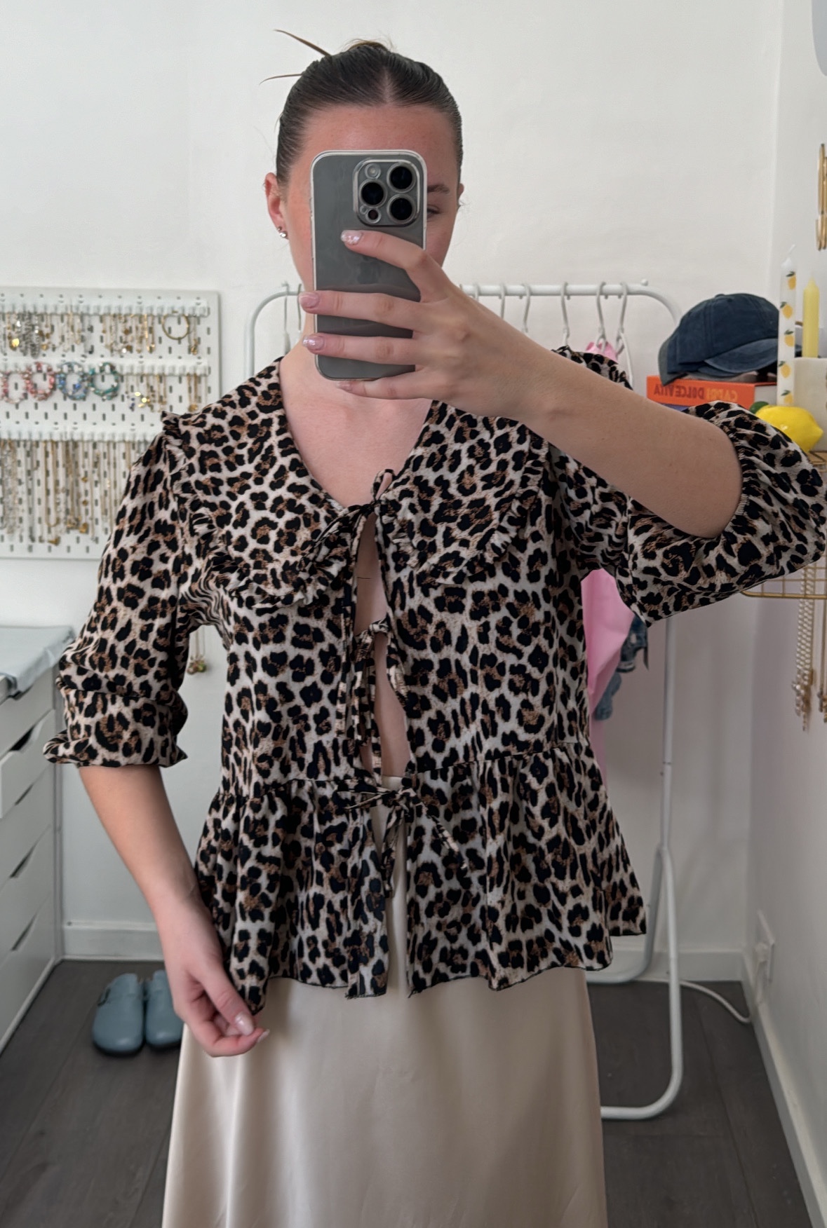 Blouse col claudine arrondi leopard