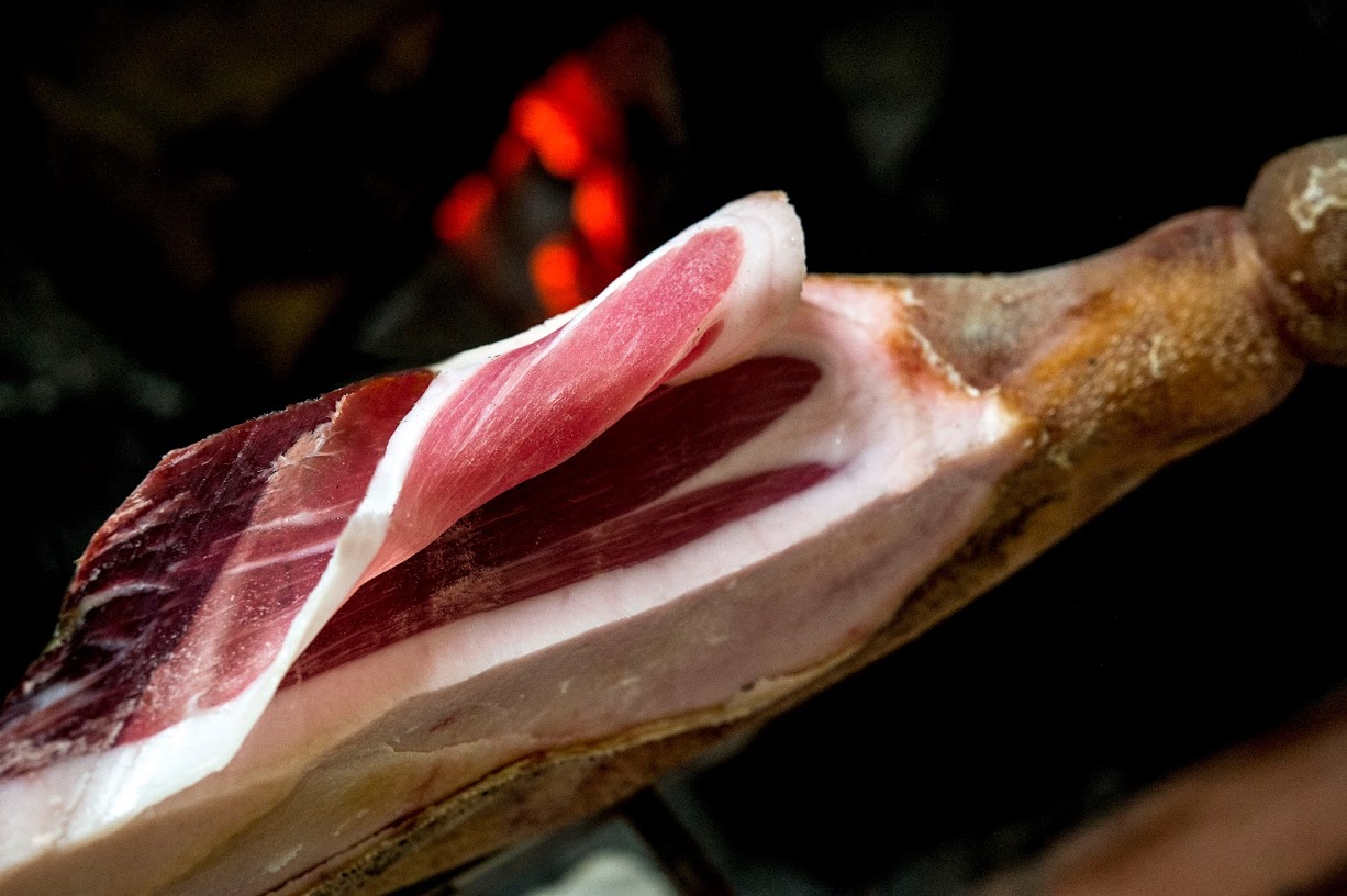 Jambon sec de Corse Nustrale 36 mois avec os 7 à 9 kg