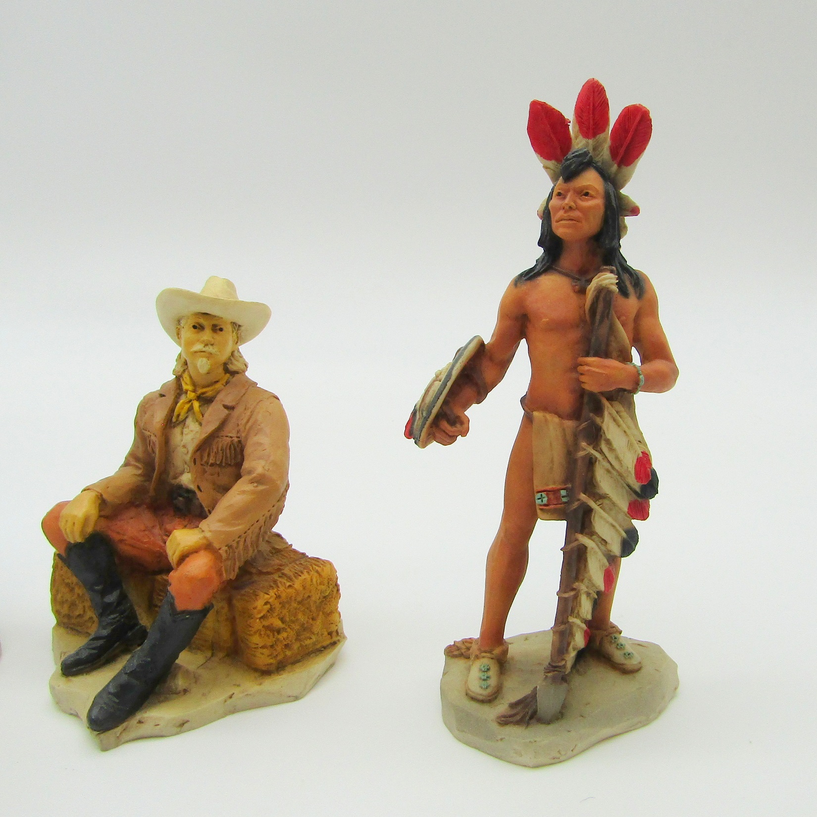 Castagna. Italie. 3 Figurines de collection en résine cow-boy indien