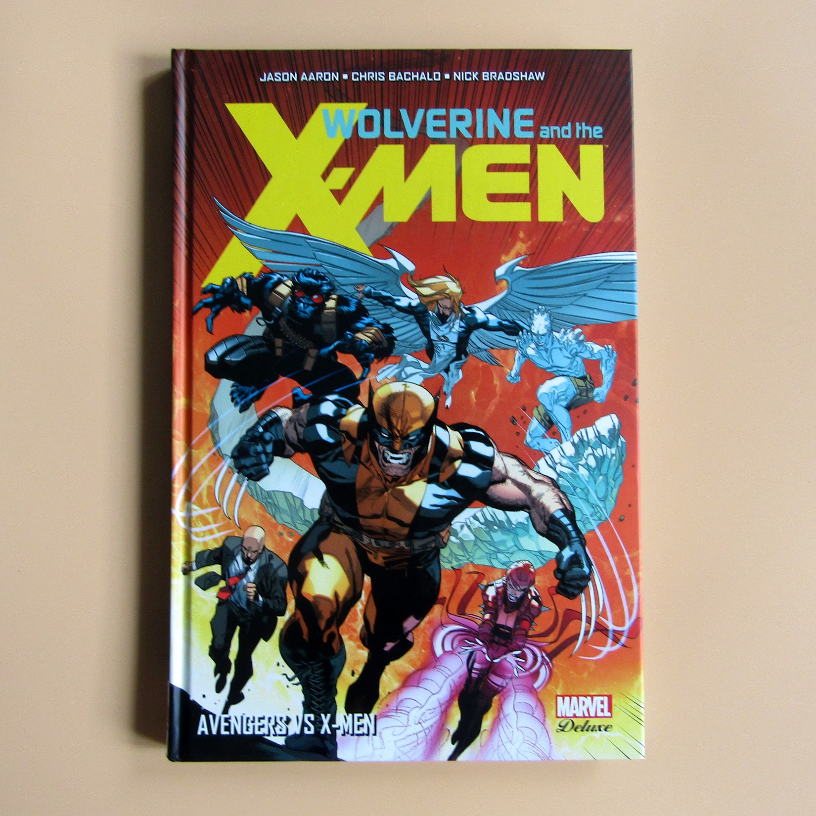 BD. Comics. Wolverine and the X-Men. T2 Avengers vs X-Men. Marvel Deluxe. 2015