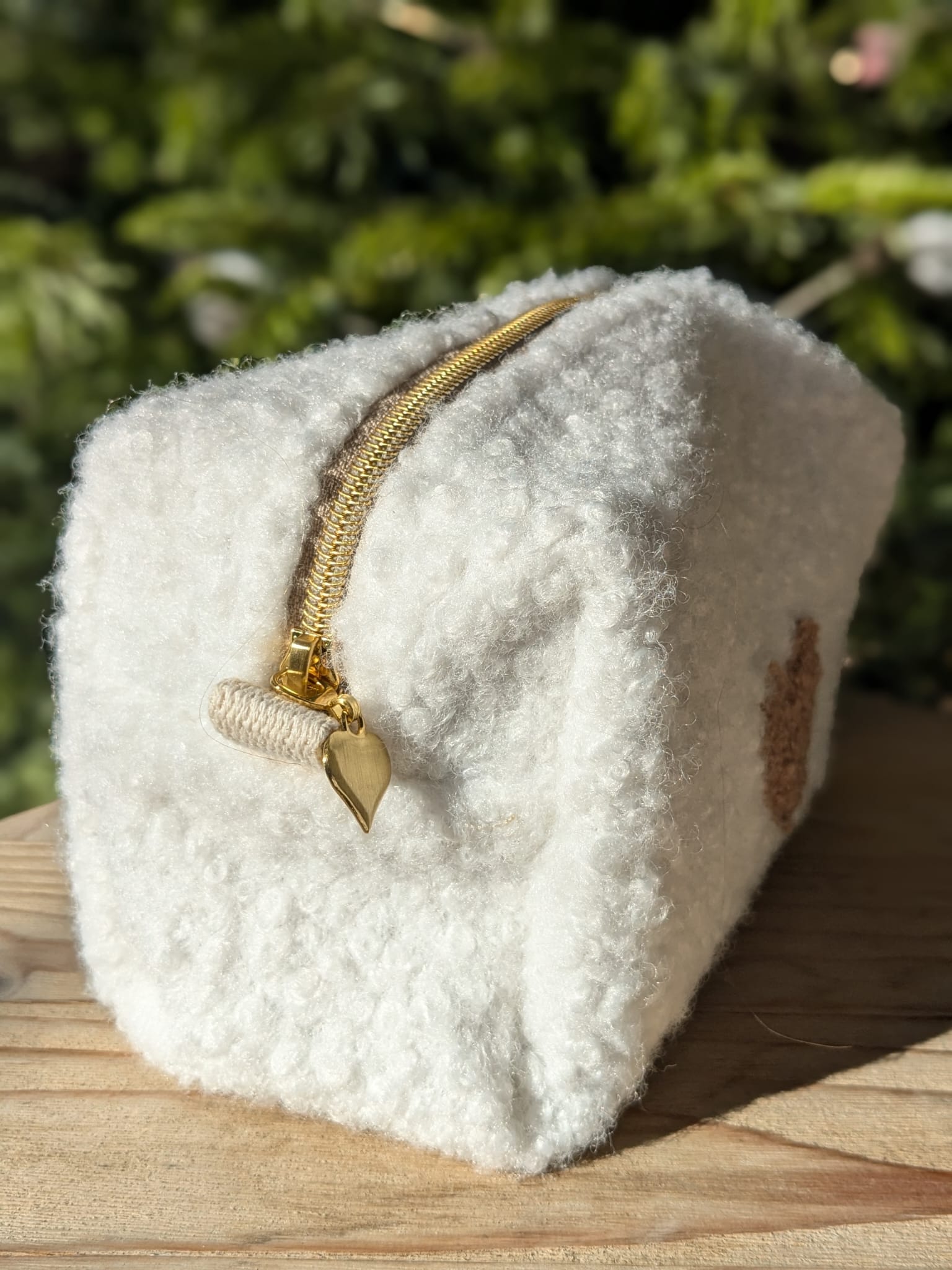 trousse moumoute blanche coeur taupe (3)