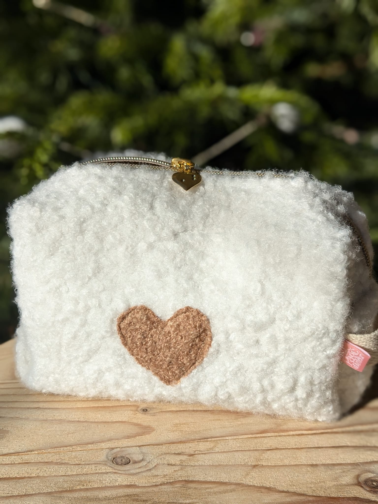 trousse moumoute blanche coeur taupe (1)