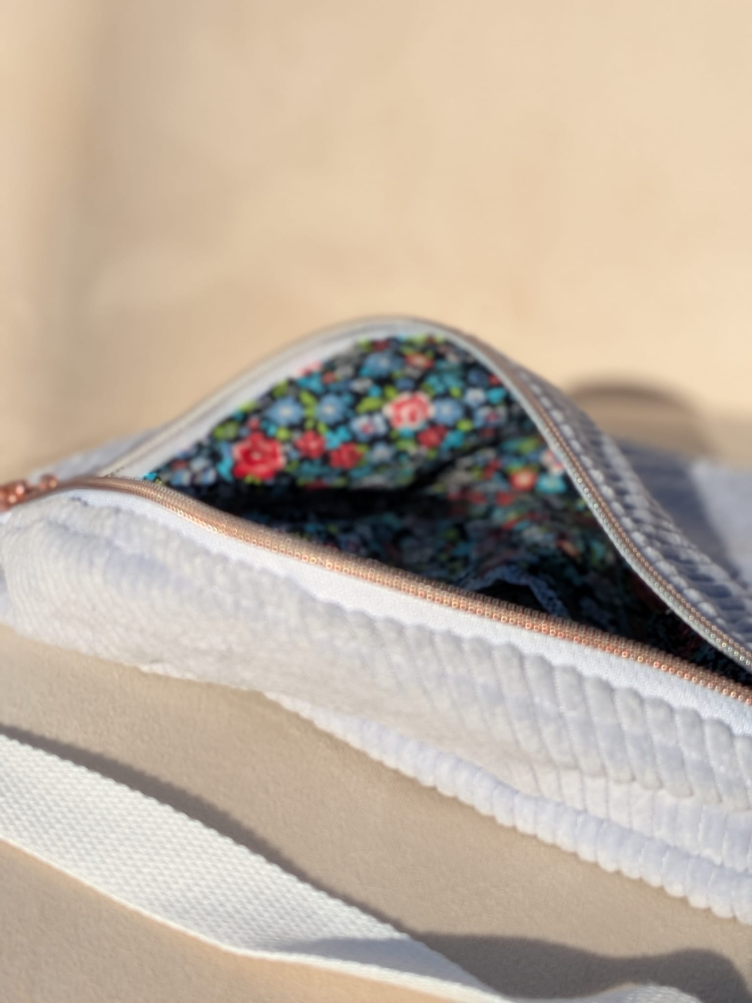 sac banane velours cotele bleu et doublure fleurie