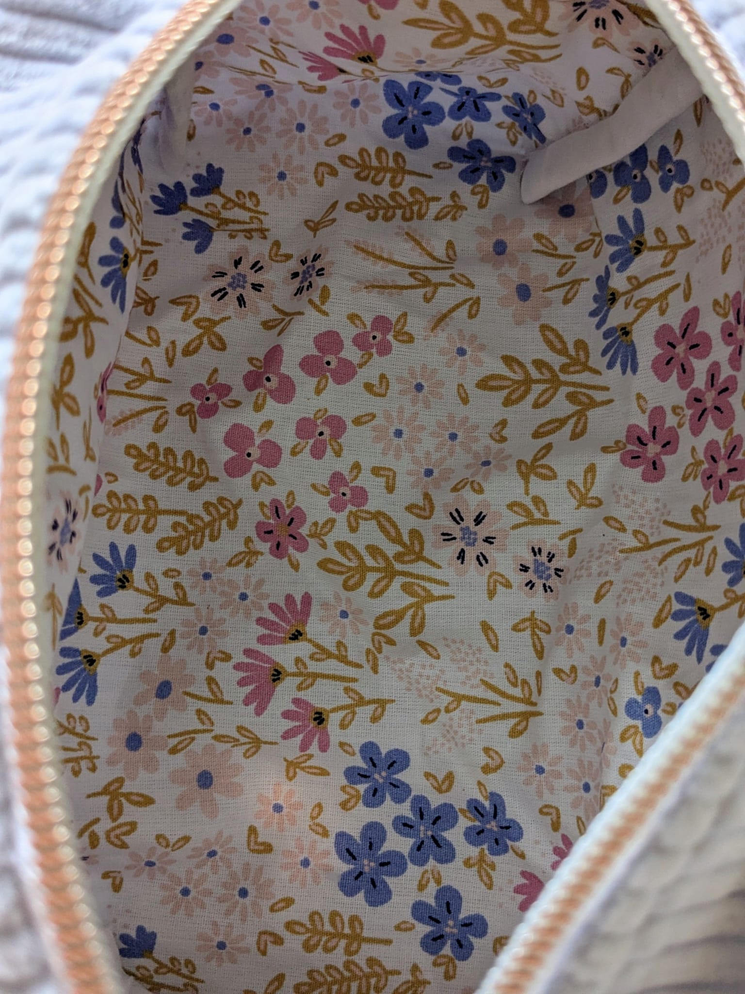 trousse beauté velours bleu doublure petites fleurs