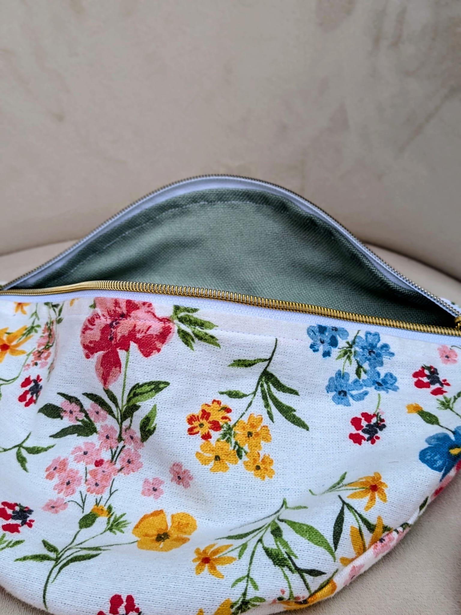 sac banane fleurie doublure verte