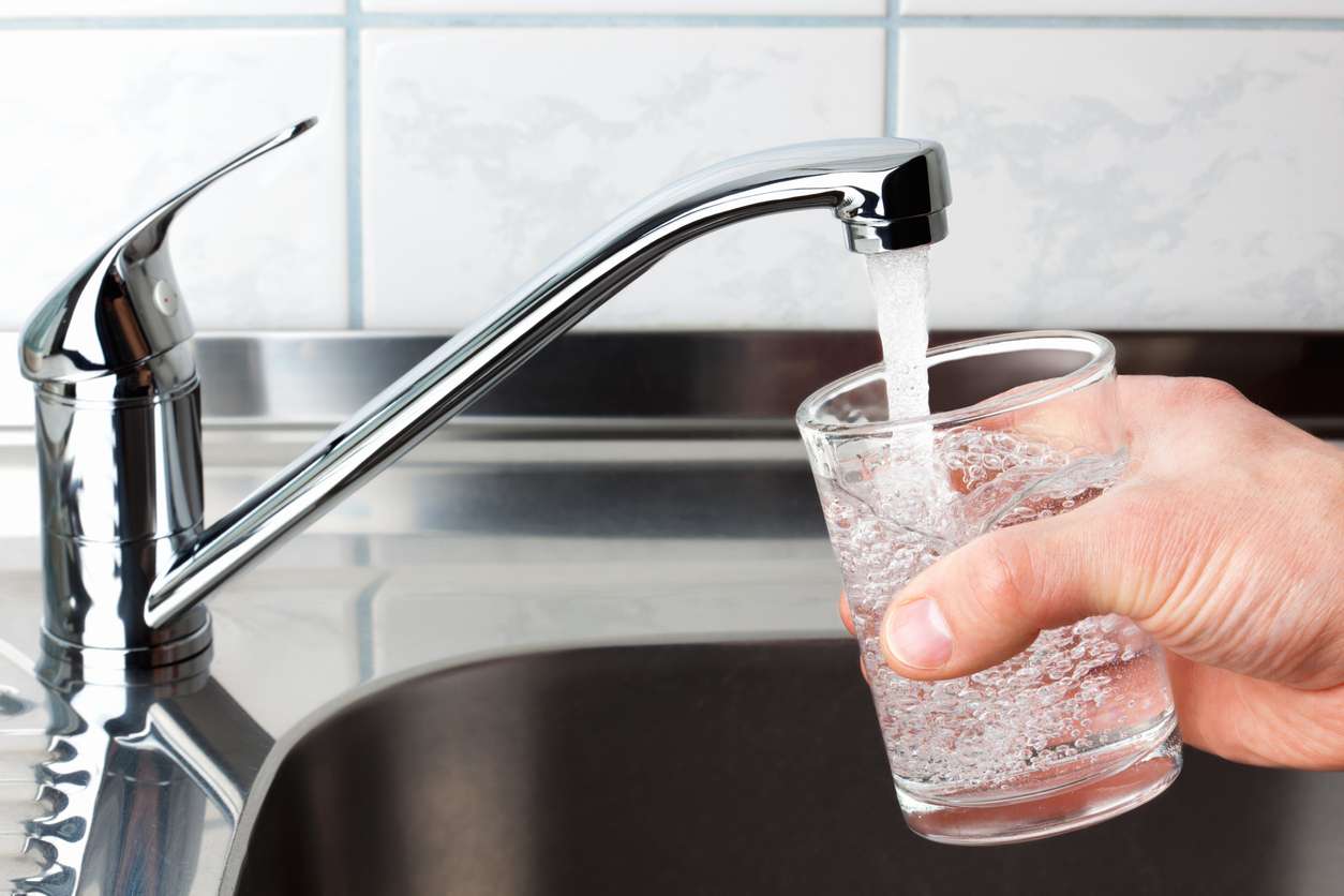 Comment faire pour filtrer l'eau du robinet ?