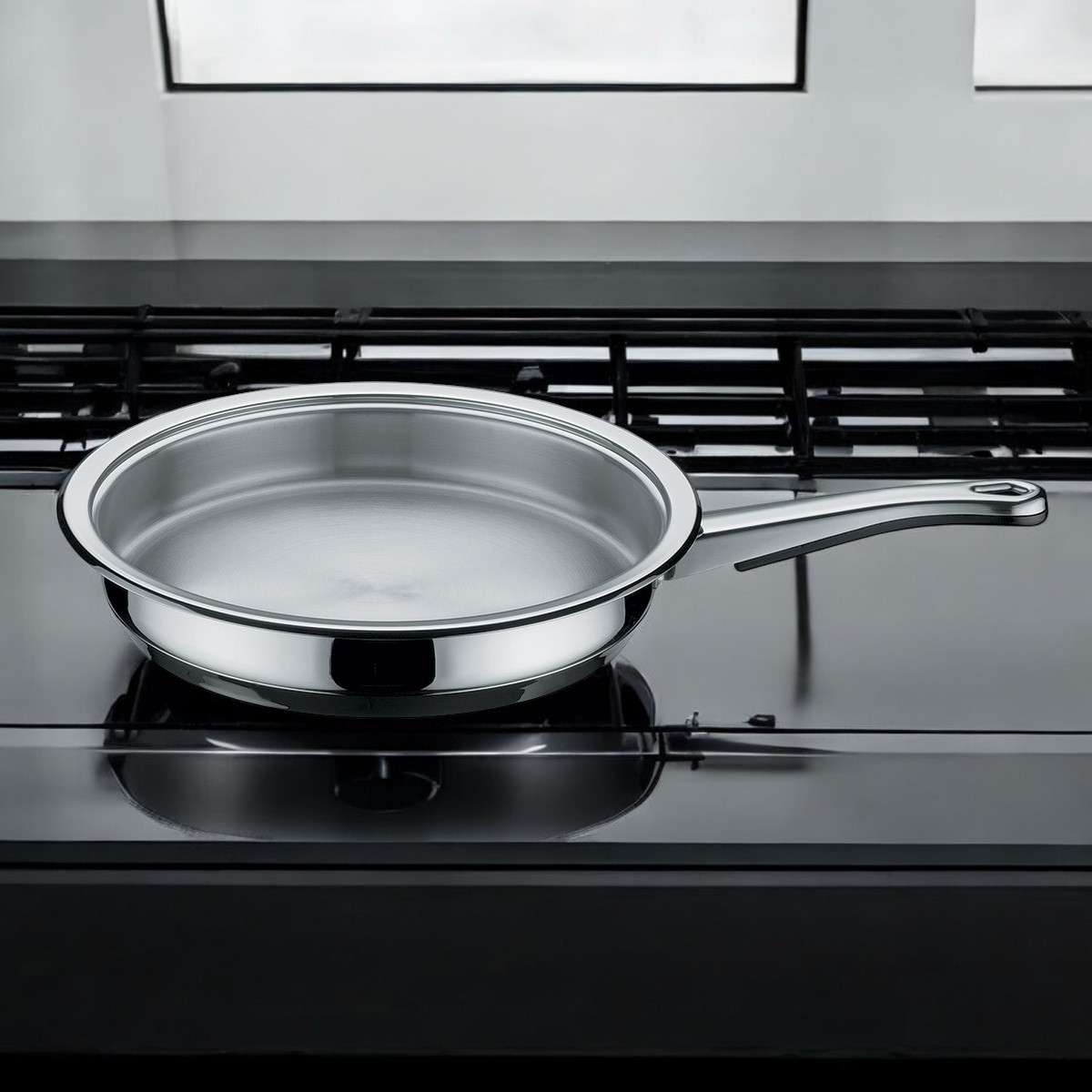 Poêle en Inox : Comment Choisir un Modèle de Qualité pour une Cuisson Saine