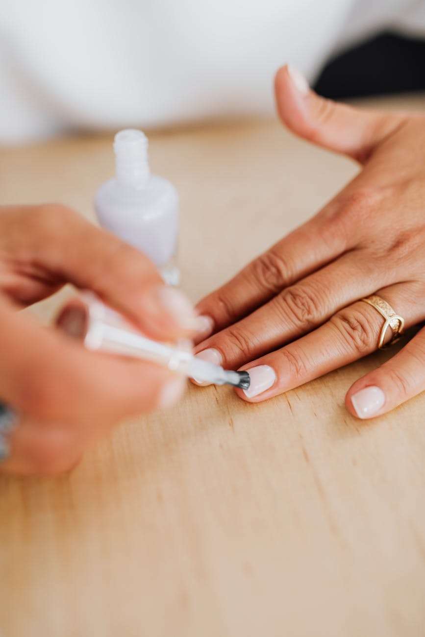 Ongles cassants : 3 compléments alimentaires naturels pour les renforcer durablement
