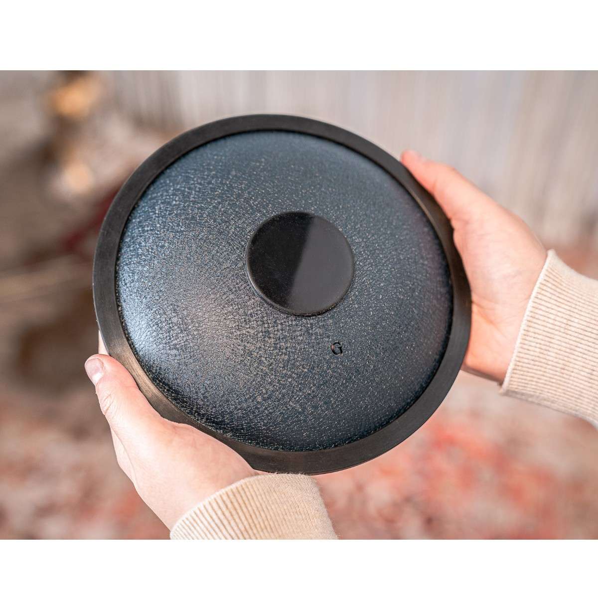 Dos du mini steel tongue drum Meinl en Sol mineur bleu, finition texturée avec note G gravée
