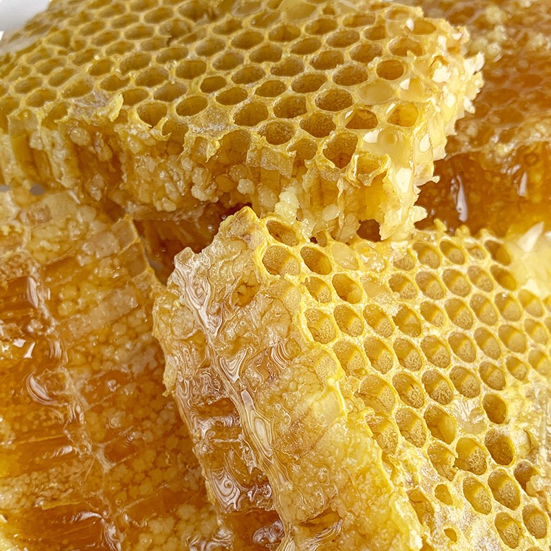 Miel de Manuka pur, ingrédient naturel clé de la crème régénérante Aquasilice